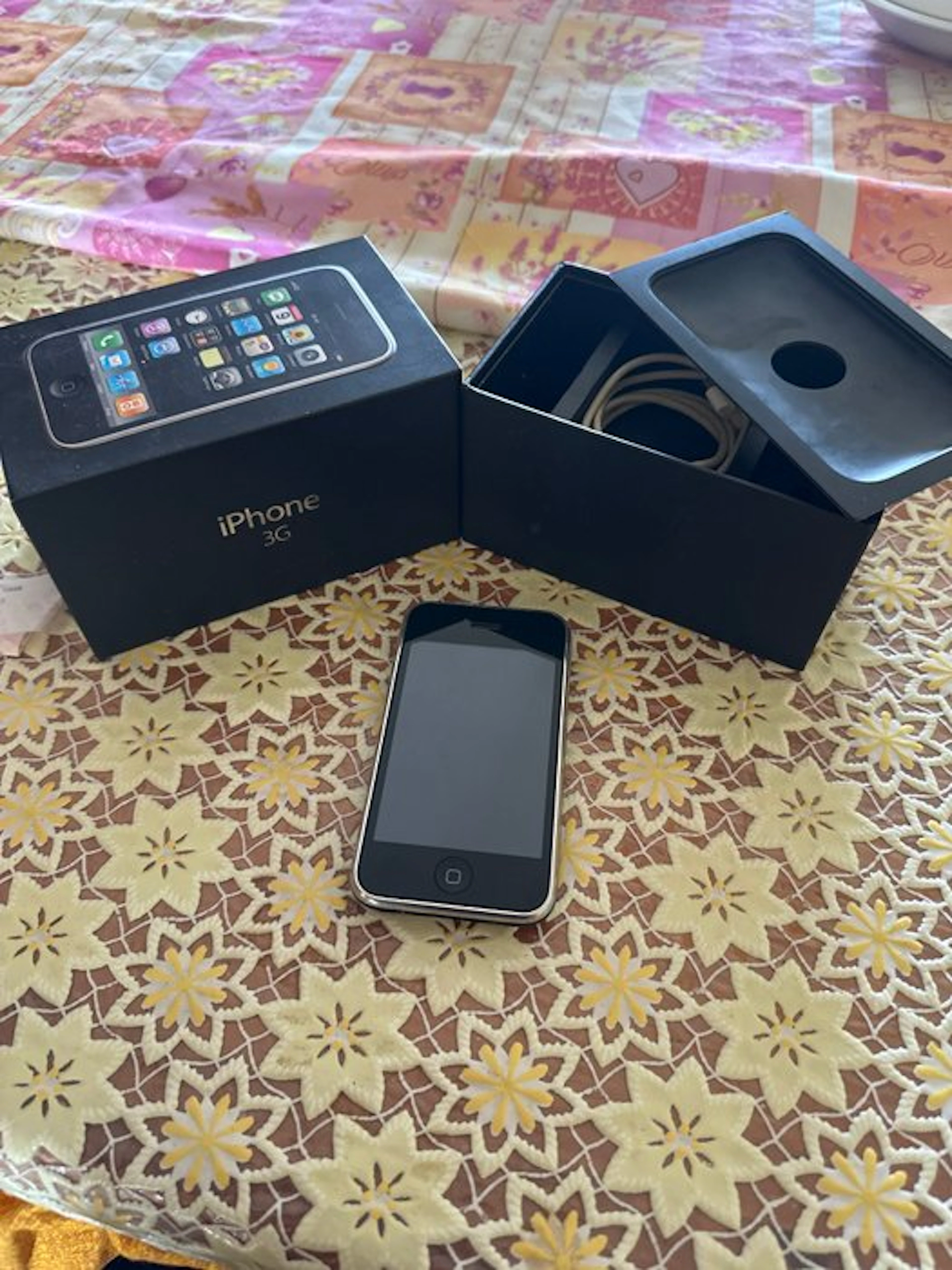 Apple - iPhone (1) - In original box