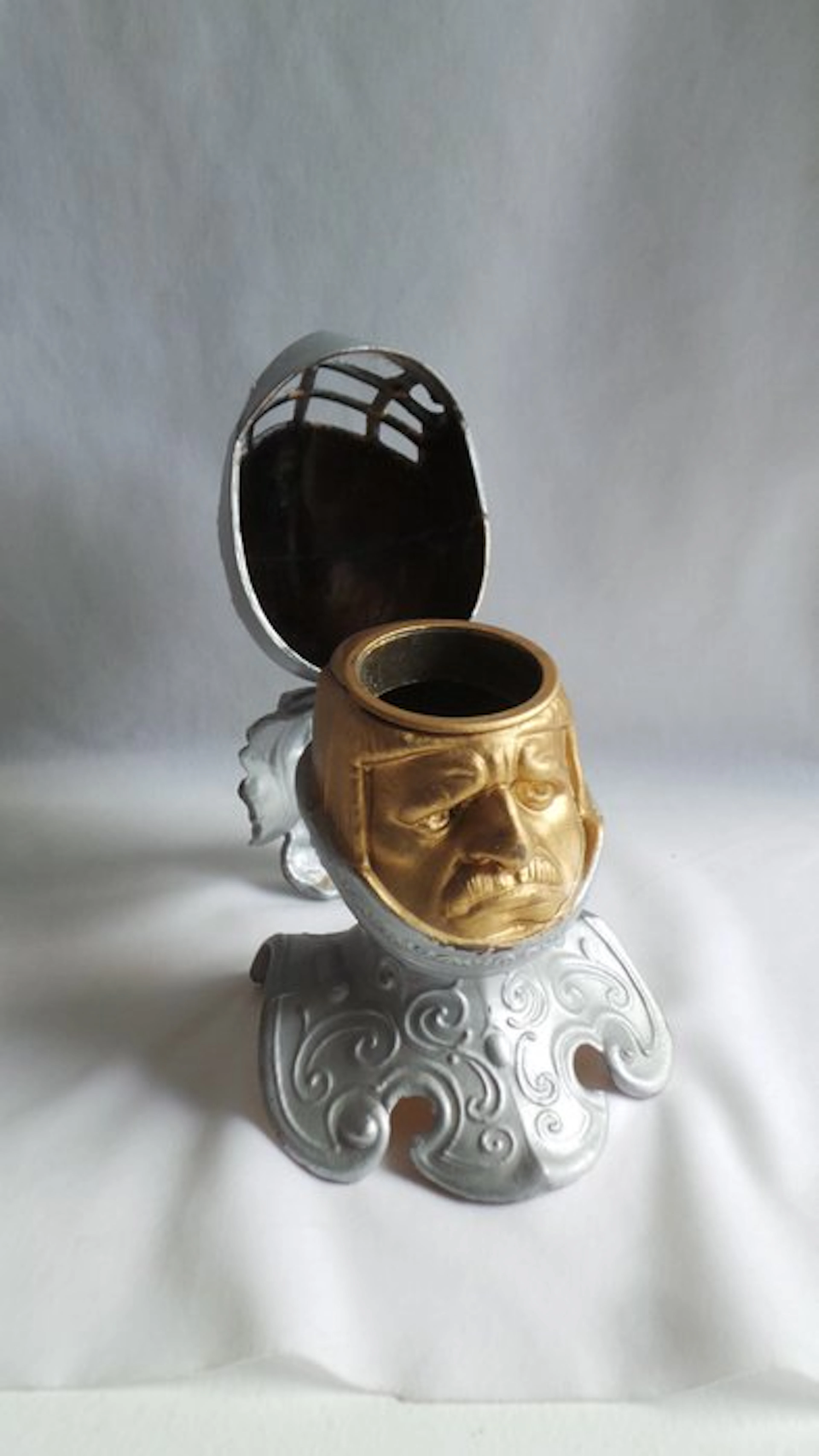 Decorative ornament - Old Knight's Helmet Inkwell...