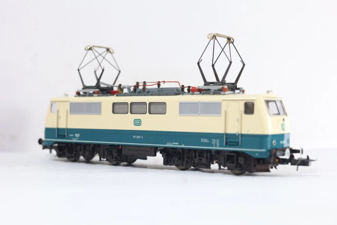 Trix H0 - 22553 - Electric locomotive (1) - BR 111 - DB