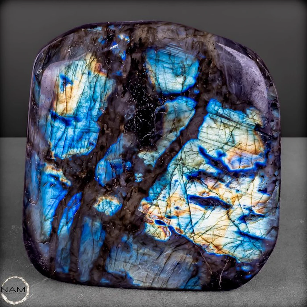 Natural labradorite freeform from Madagascar –...