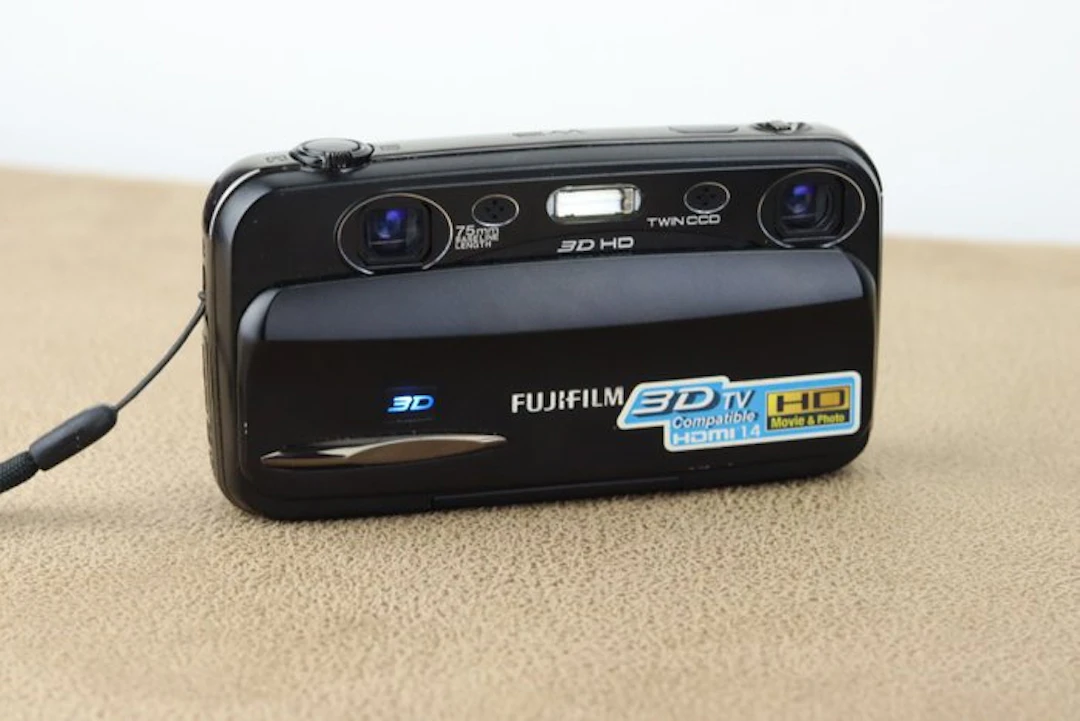 Fuji Fujifilm FinePix Real 3D W3 Digital compact camera