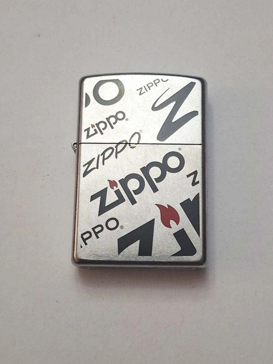 Zippo, Zippo "Octubre de 2010" - Lighter - Steel