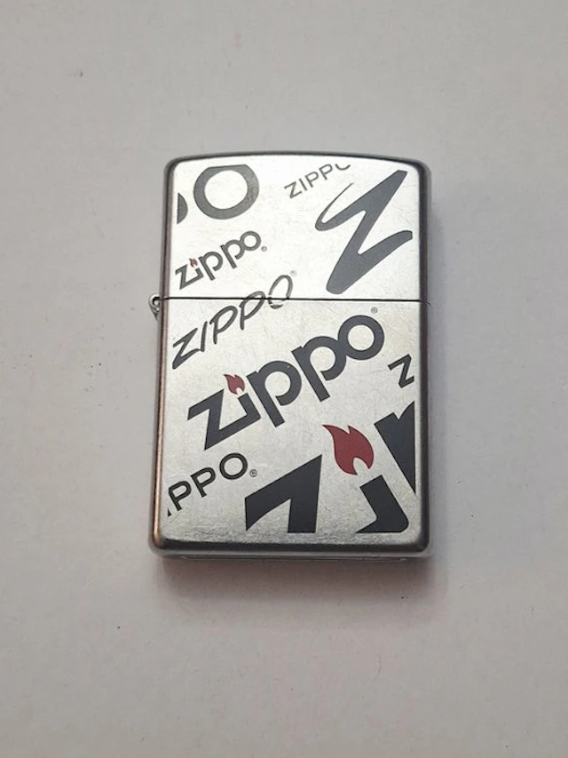Zippo, Zippo "Octubre de 2010" - Lighter - Steel