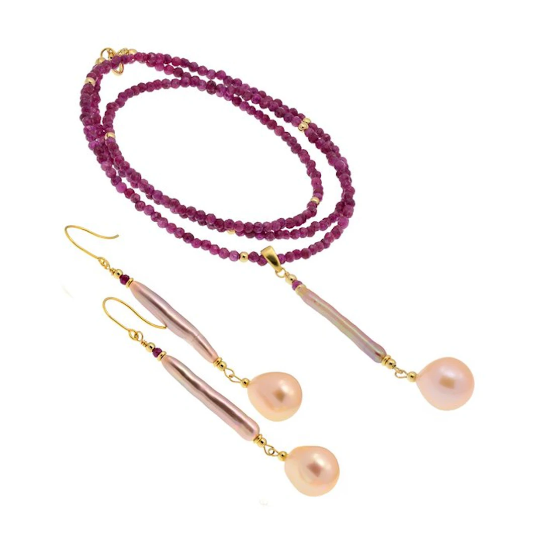 No reserve price - 3 piece jewellery set - 18 kt. Yellow gold Pearl - Ruby