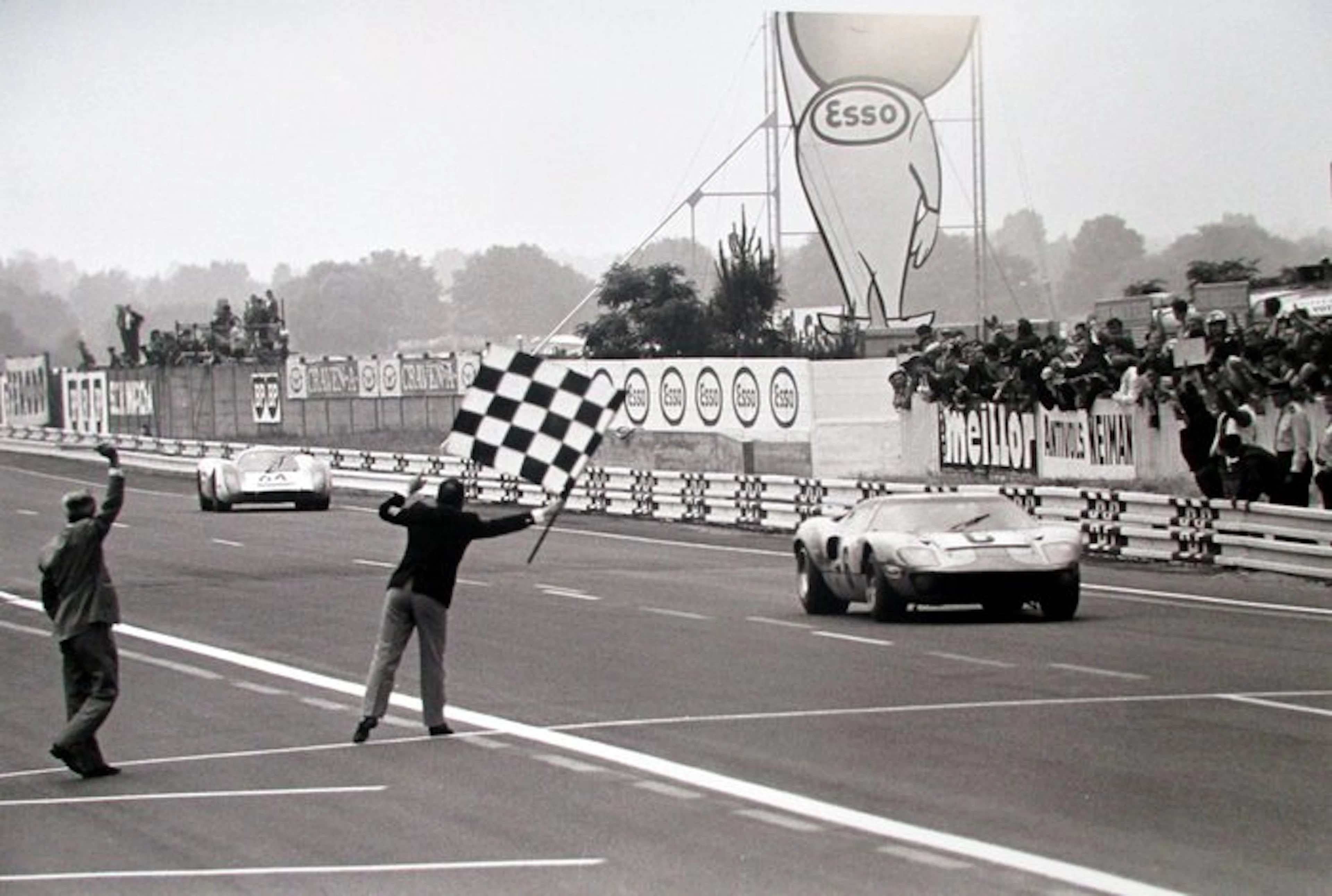 Ford GT40 #6 - Jacky Ickx/Jackie Oliver Winners Le Mans...