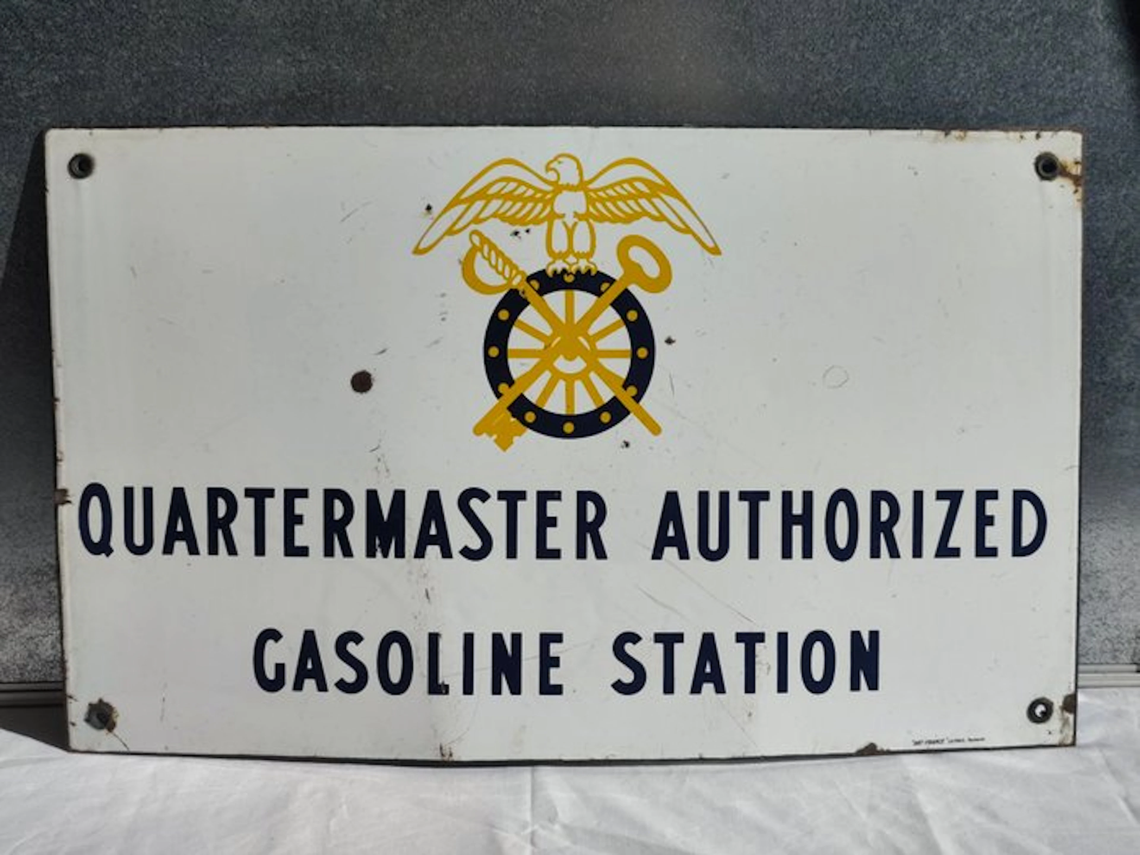 Enamelled plaque " Quatermaster Authorized Gasoline...