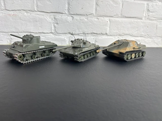 Solido - Toy 3 chars Solido Jagdpanther / Sherman M4 A3 / AMX 30 T