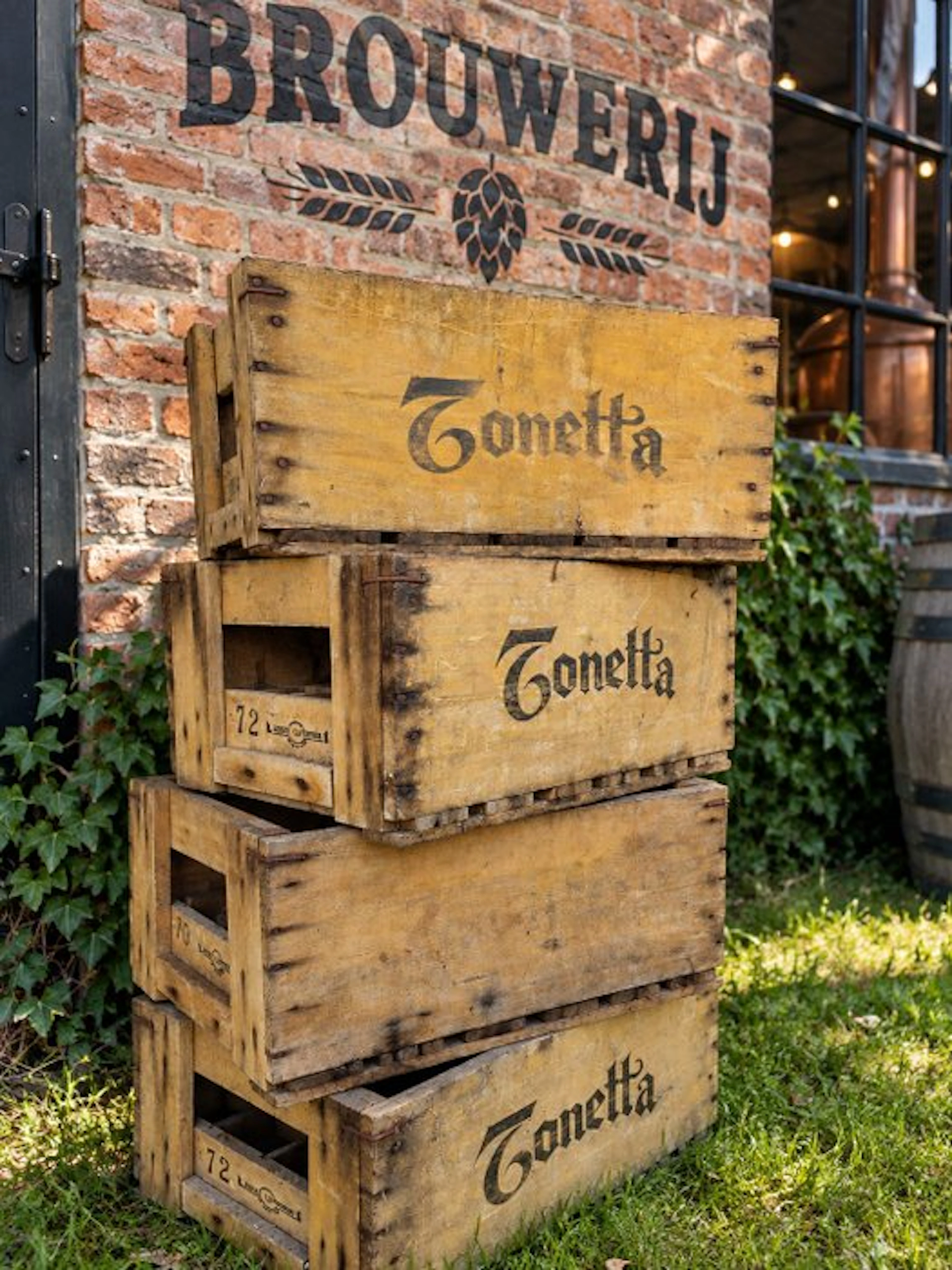 Decorative ornament (4) - Europe - old Belgian drink crates
