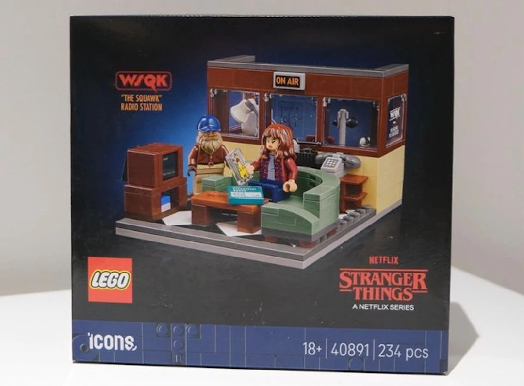 LEGO Set - 40891 - Stranger Things - WSQK Radio Station...