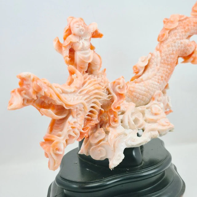 Statue, GUERRIERO CON DRAGONE - 11 cm - CORALLO
