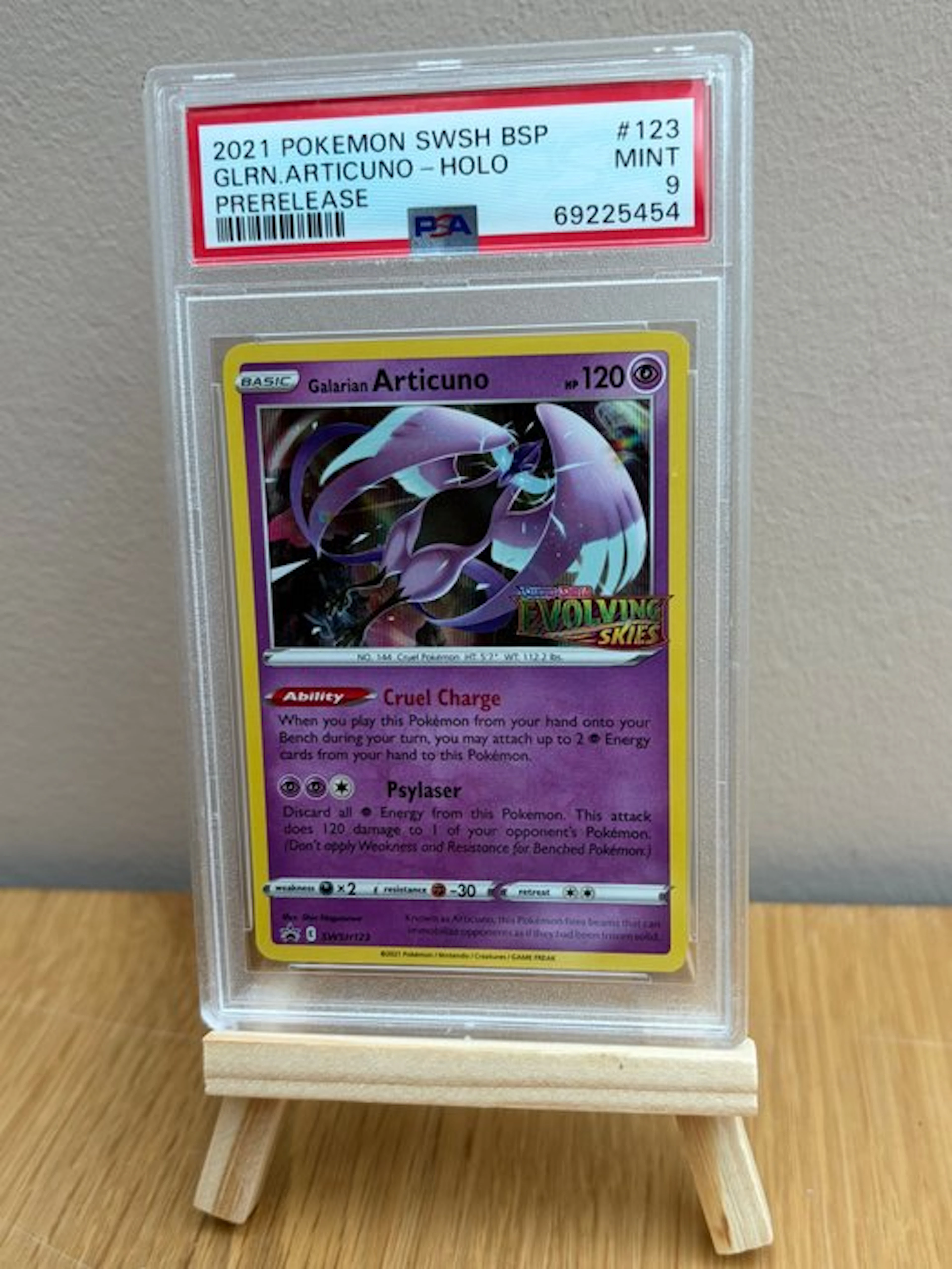 Pokémon - 1 Graded card - Galarian Articuno #123 Foil