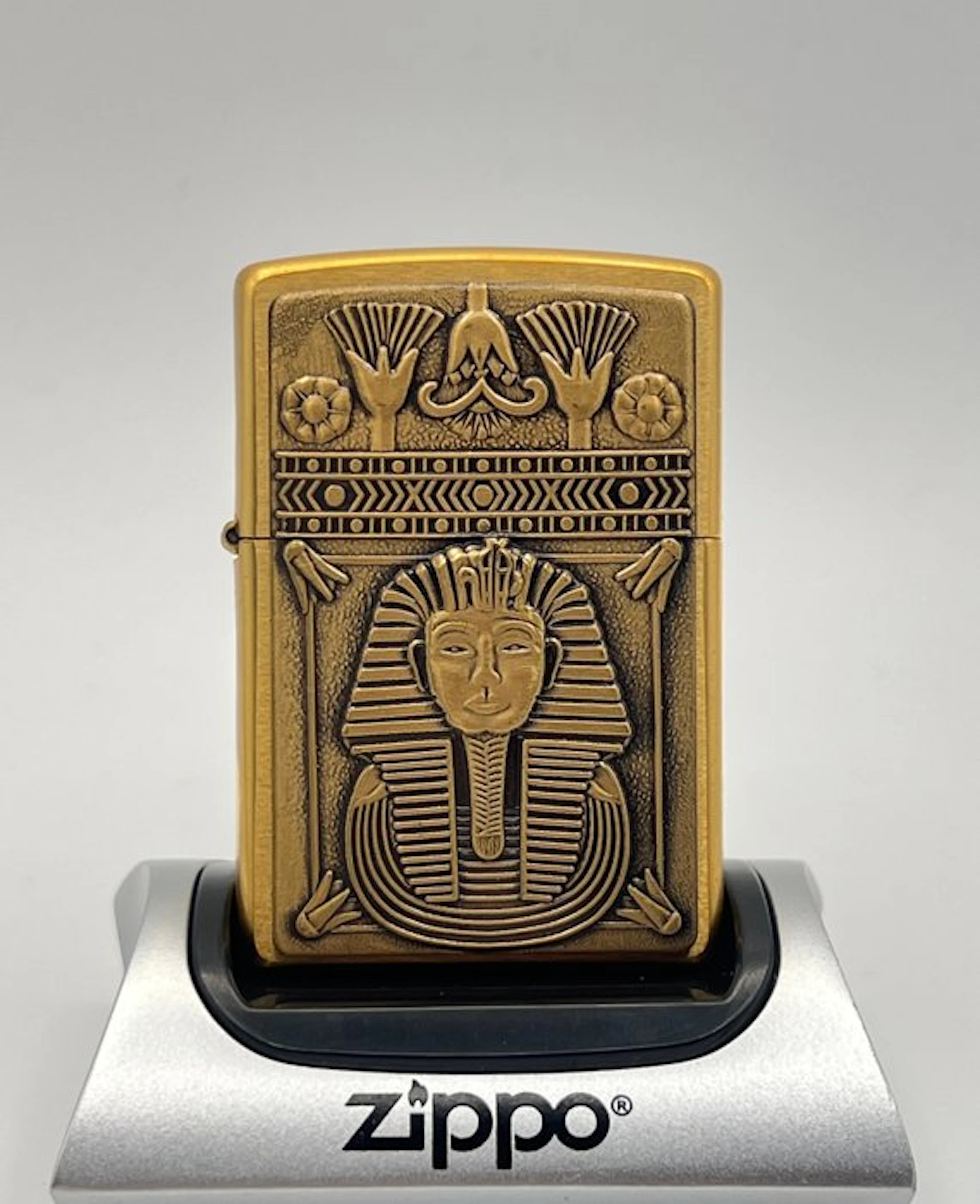 Zippo - Egyptian Barrett-Smythe Collection "Pharaoh...