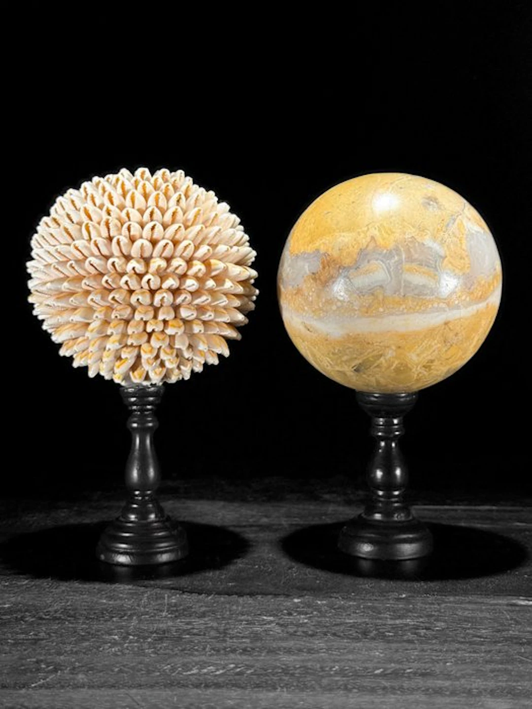Decorative ornament - NO RESERVE PRICE - Stunning pair of...