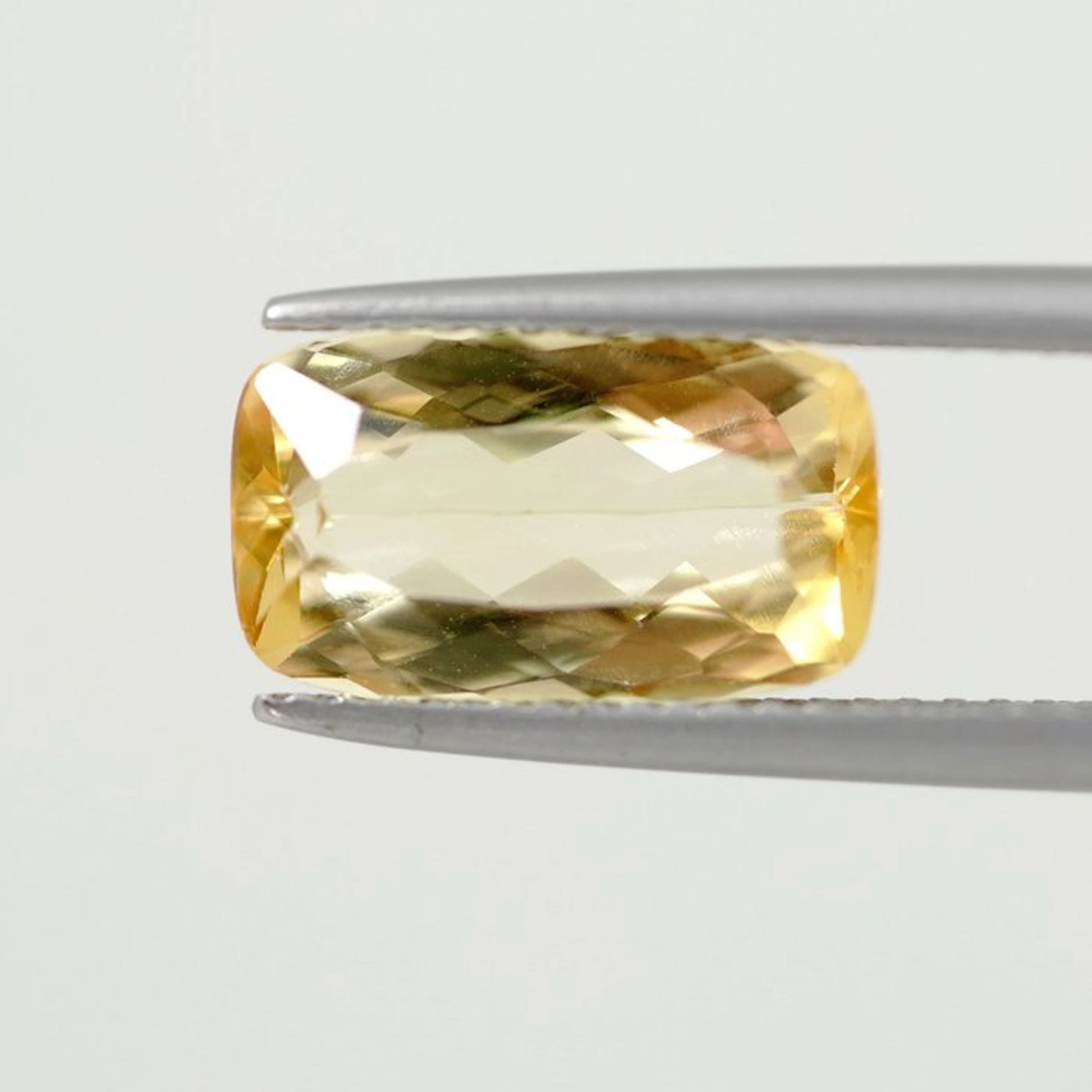 1 pcs Yellow, Orange Topaz - 3.69 ct - Guild Gem Laboratory - *Imperial Topaz*