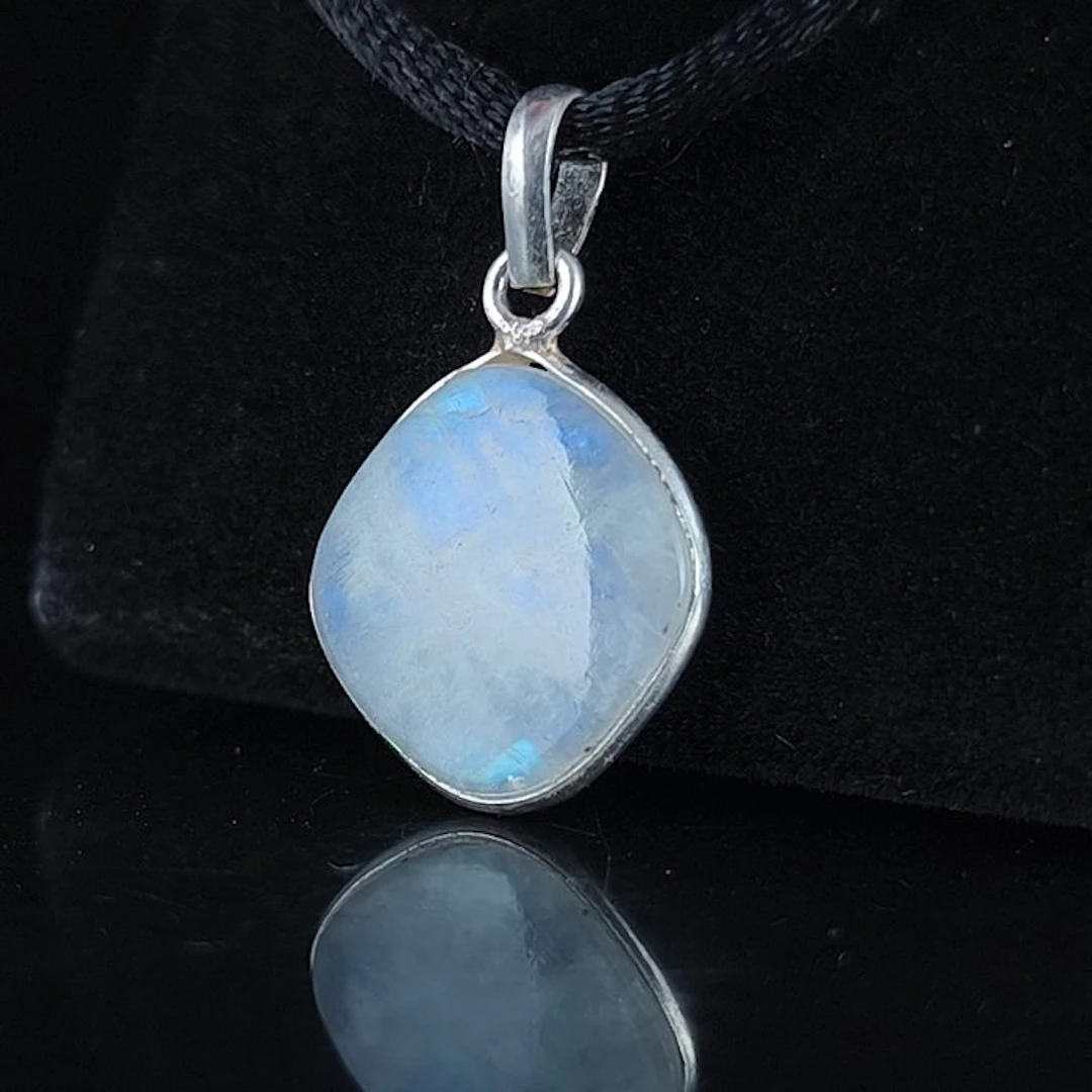 Moonstone Pendant- 1.97 g