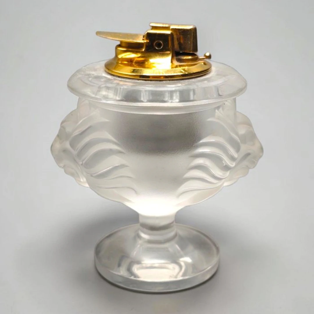 René Lalique - Frosted Crystal Lion Motif - No reserve price - Lighter