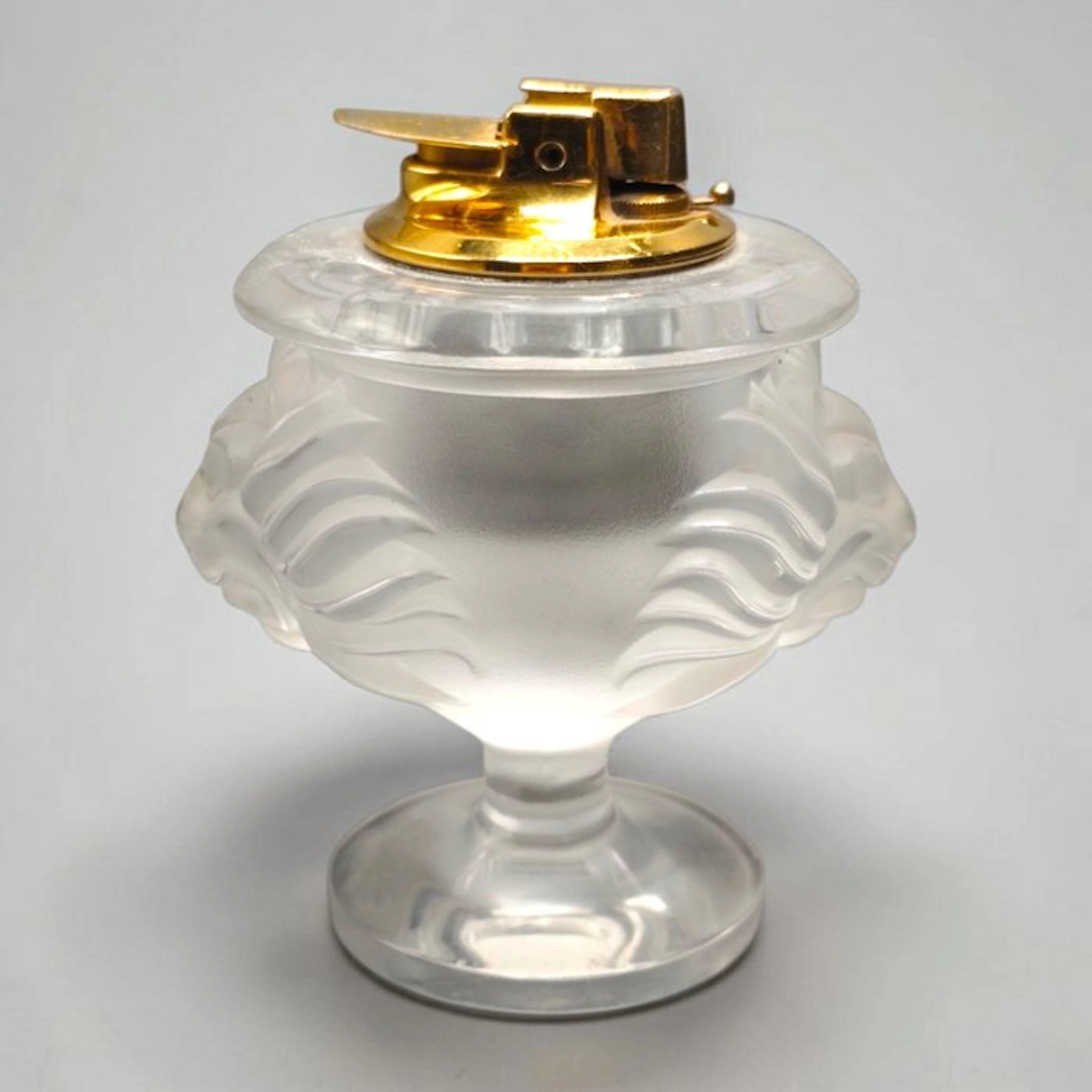 René Lalique - Frosted Crystal Lion Motif - No reserve price - Lighter