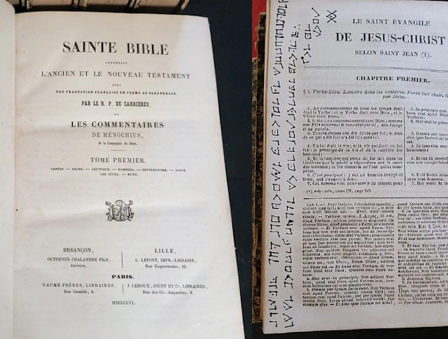 Sainte Bible de 1856,Inscription en alphabet maçonnique...