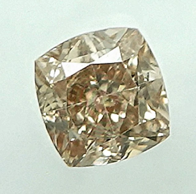 No reserve price - 1 pcs Diamond (Natural coloured)...