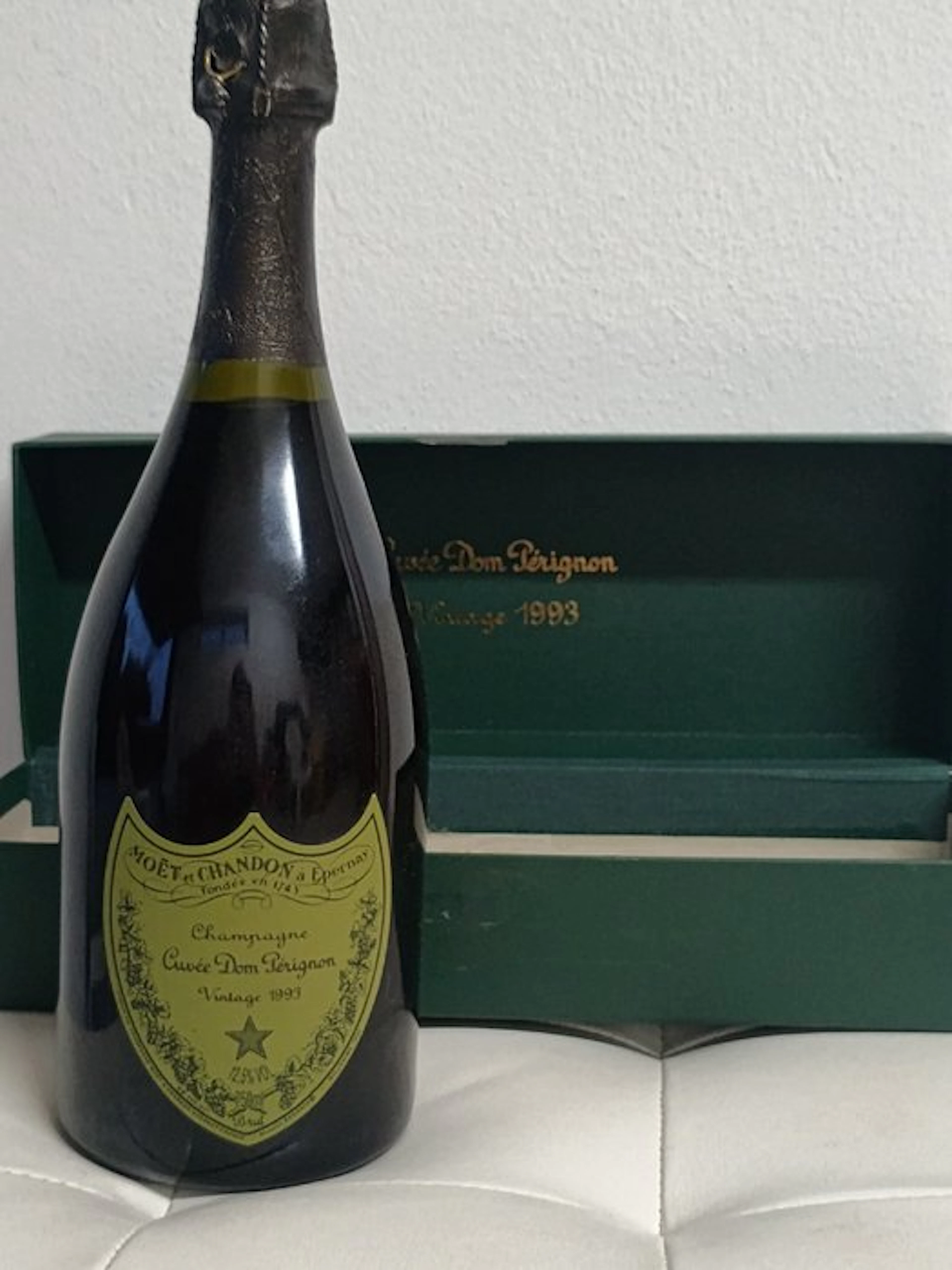 1993 Moët & Chandon, Cuvée Dom Pérignon - Champagne Brut - 1 Bottle (0.75L)