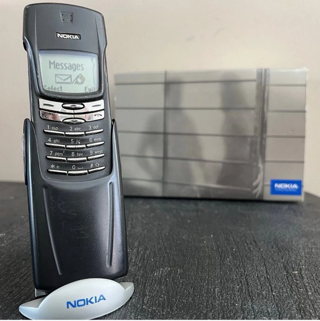 Nokia 8910 - Mobile phone - In original box