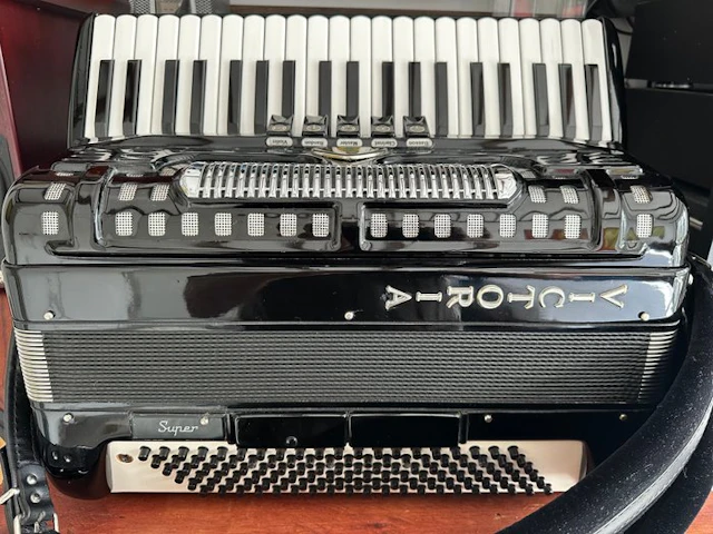 Victoria - Super - - Accordion - Italy