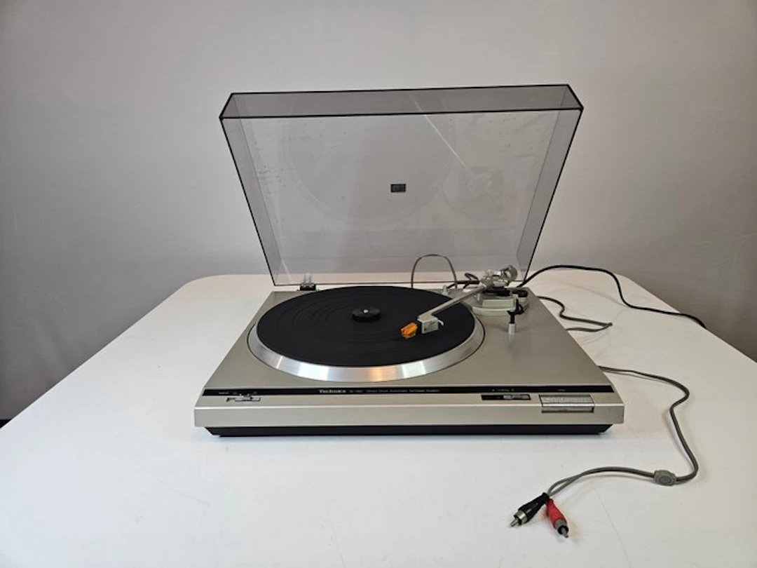 Technics - SL-D21 Turntable