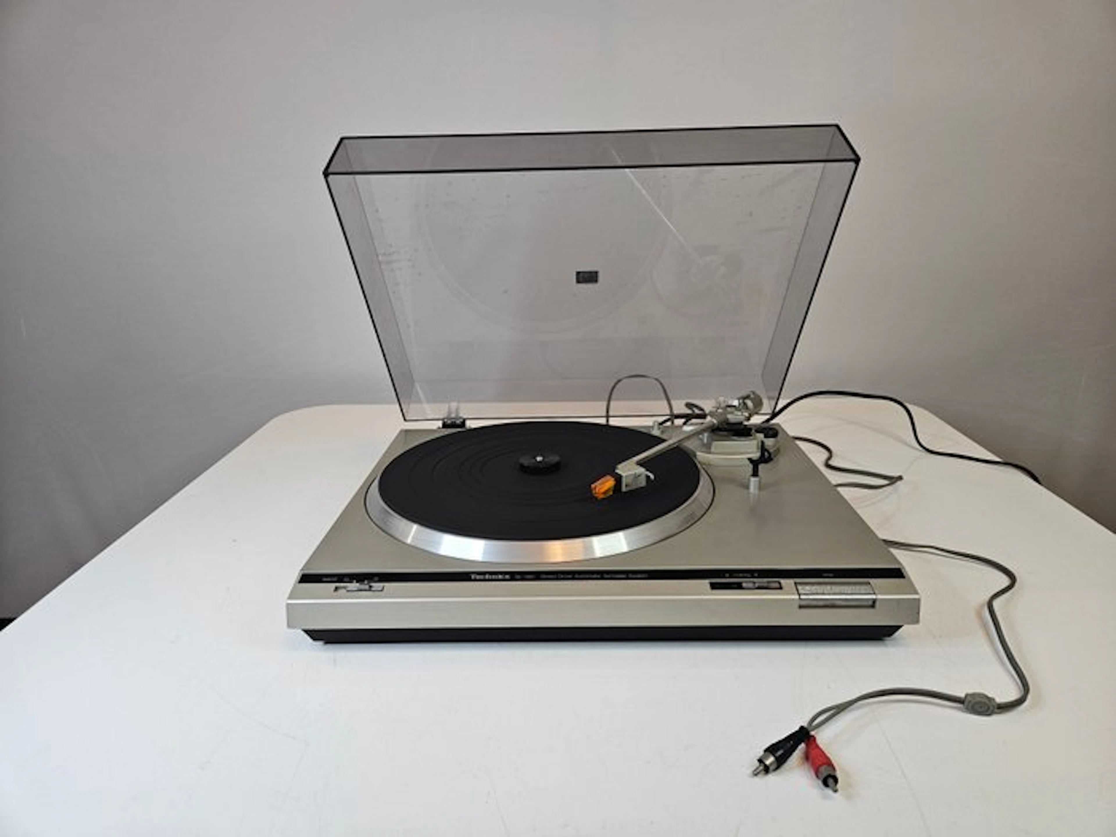 Technics - SL-D21 Turntable