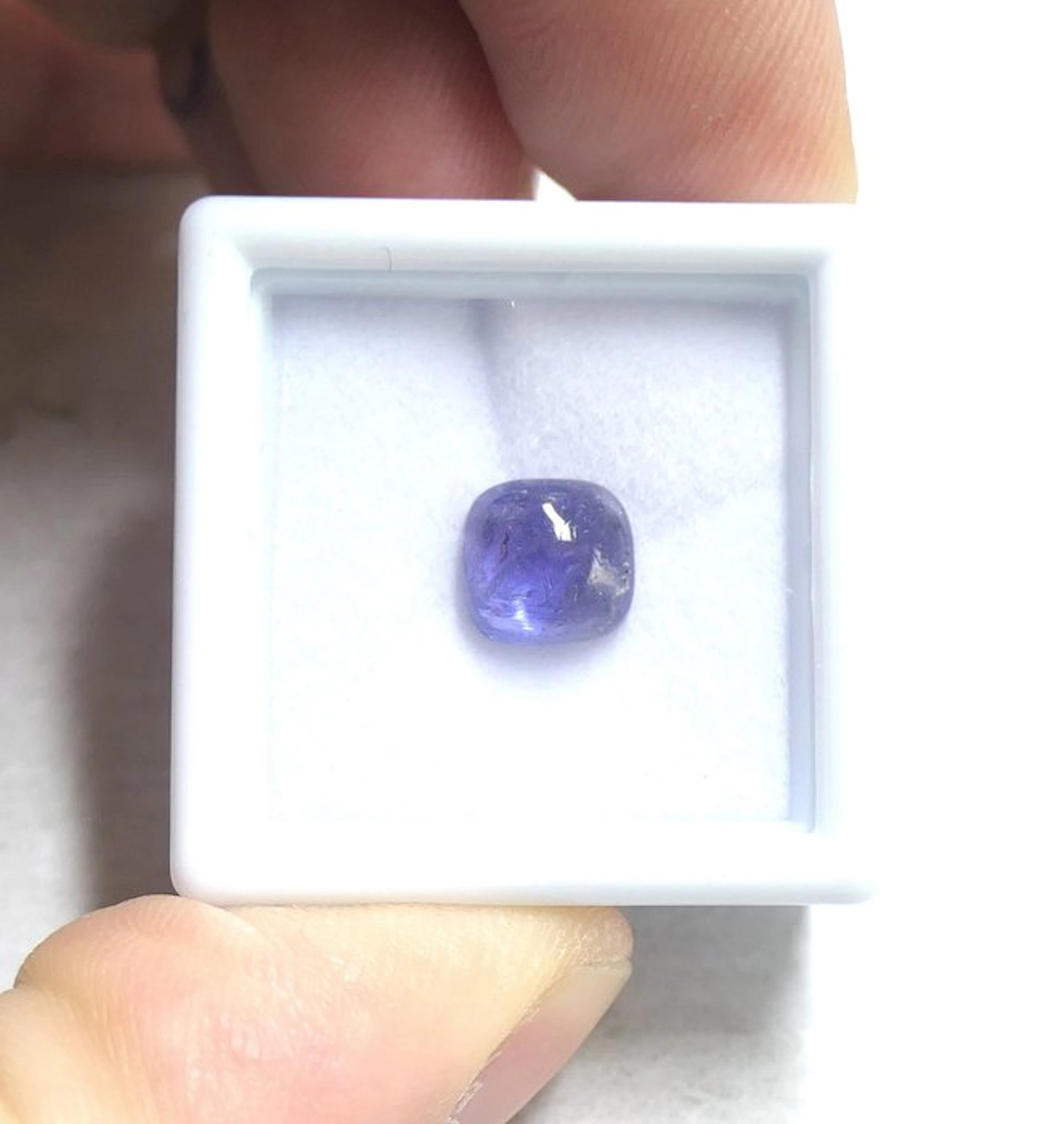 100% natural Tanzanite Cabochon- 0.46 g