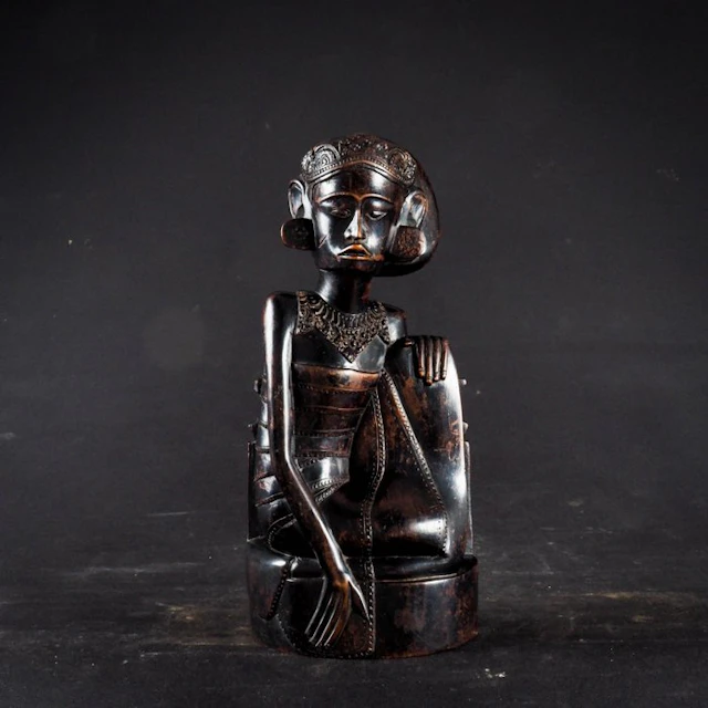 Art deco statue of Balinese woman - 1930/1950 - Bali...