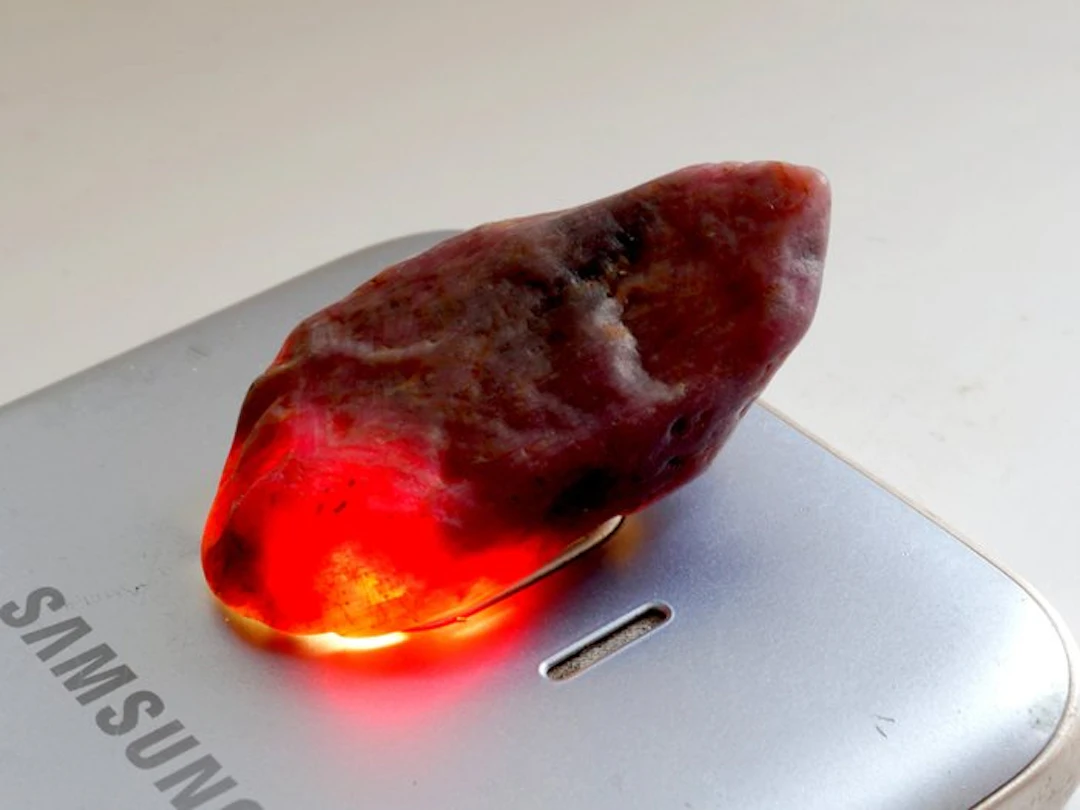 Ruby 110 carats of rough, uncut ruby crystal, untreated- 22.1 g - (1)