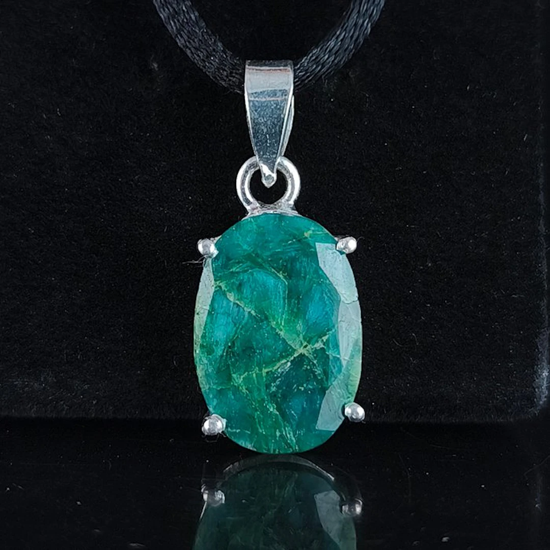 Emerald Pendant- 4.49 g
