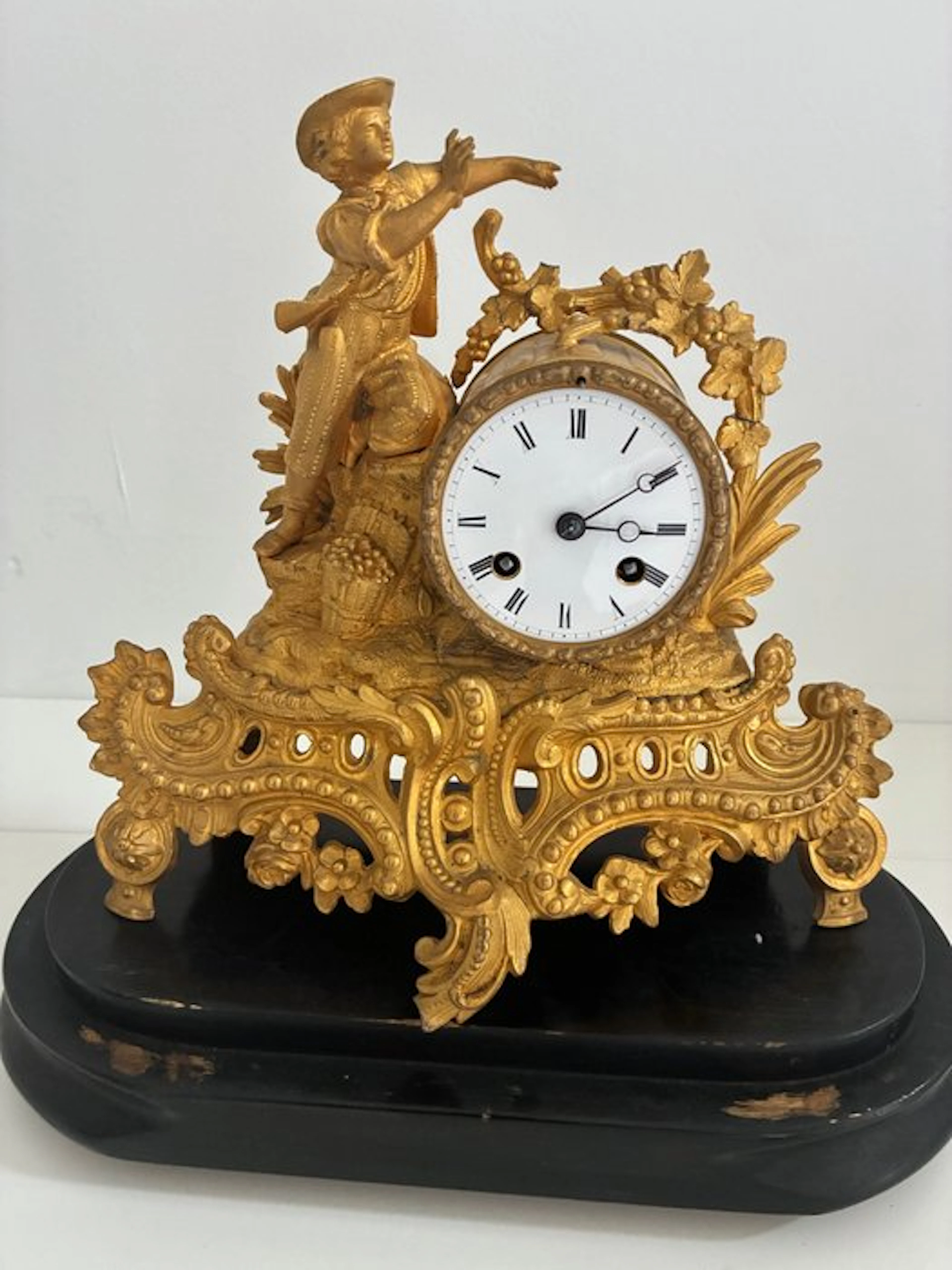 Figural mantel clock - Antique Spelter - 1850-1900 - Ph. Mourey