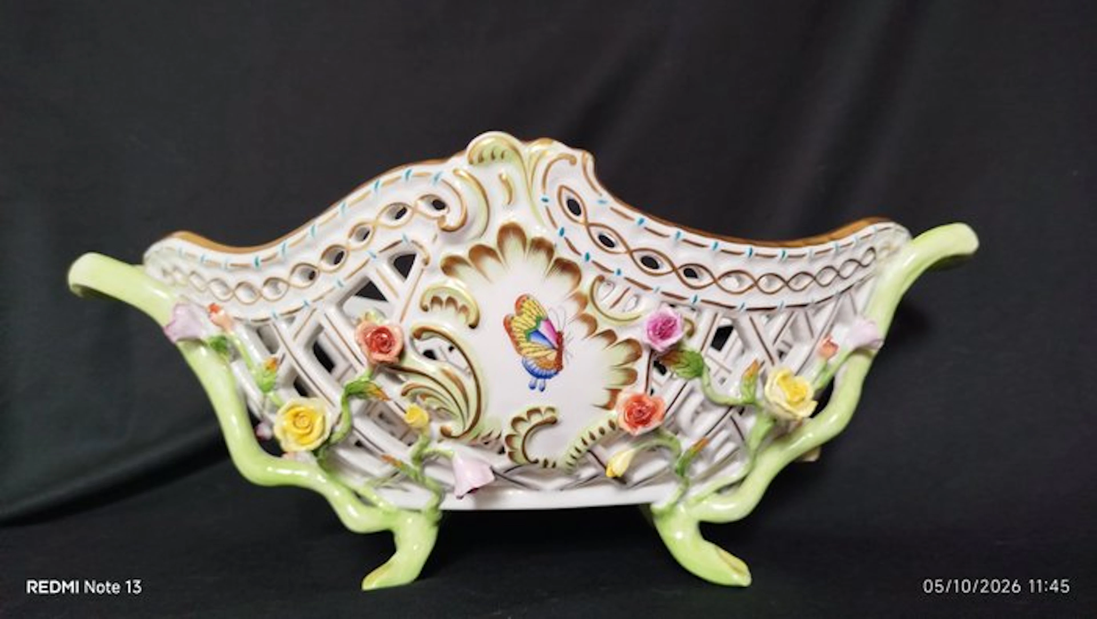 Herend - Centrepiece - Queen Victoria - Porcelain