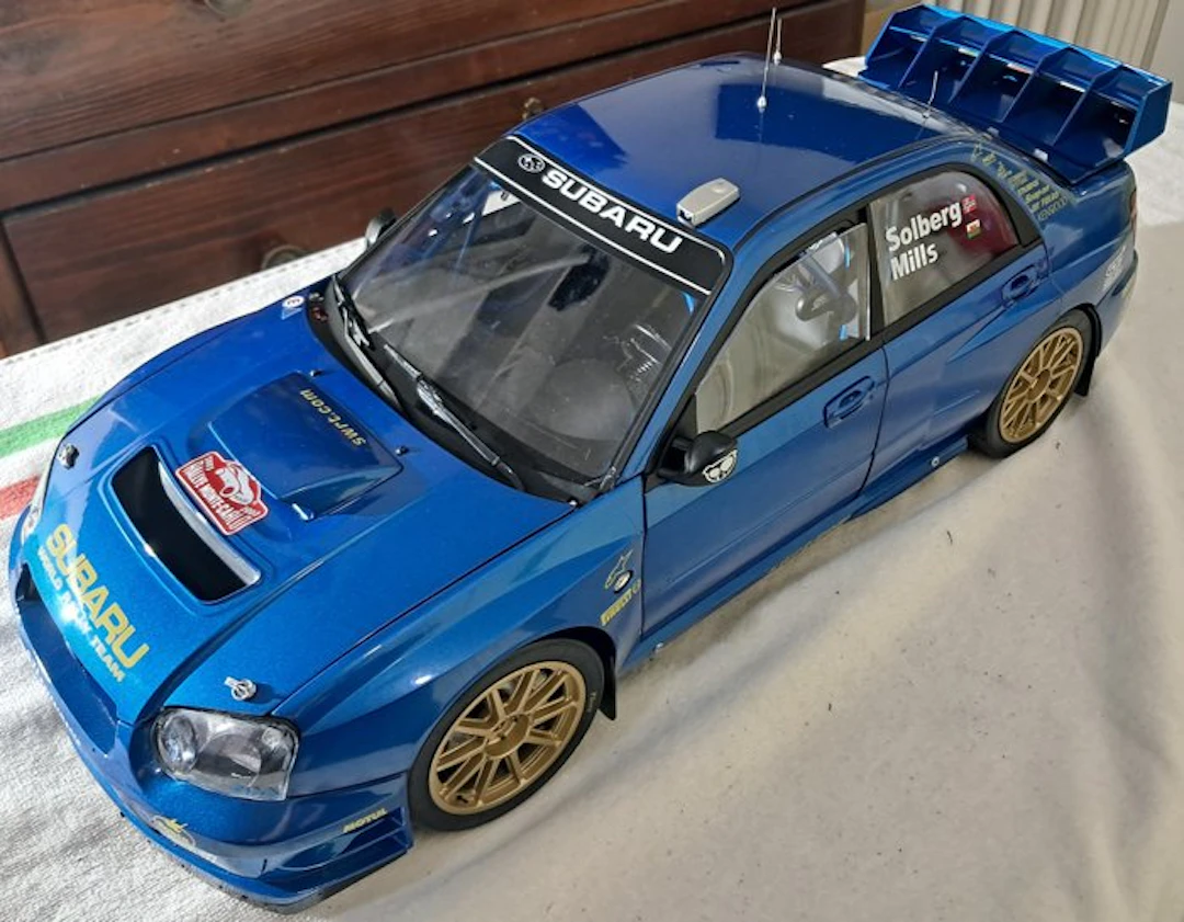IXO 1:8 - Model sports car - SUBARU IMPREZA WRC scala 1/8 con Luci e Suoni