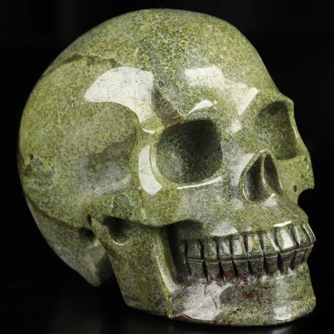 575 g 8.70 x 6.80 cm Dragon's Blood Jasper Skull — the...