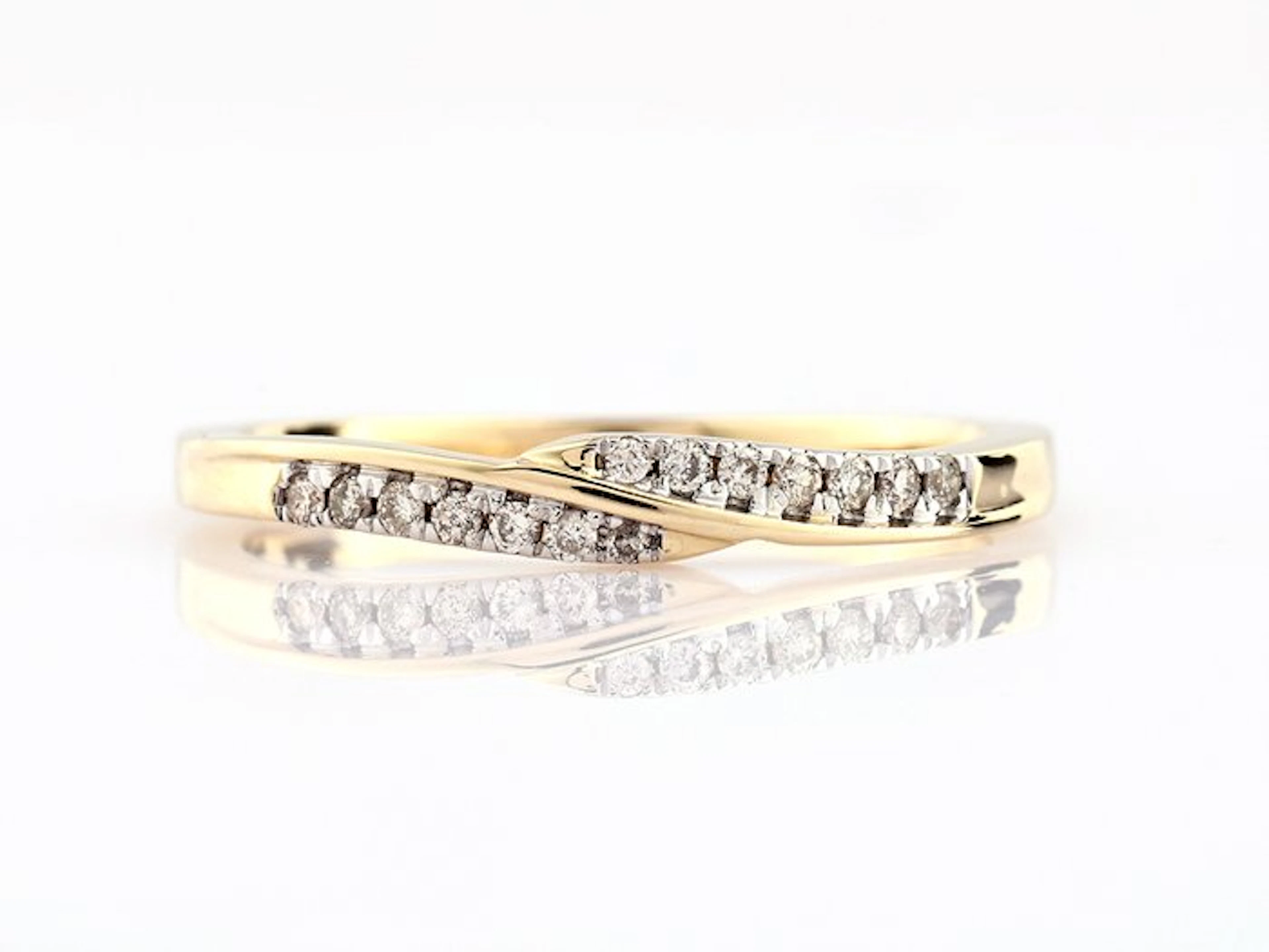 Ring - 14 kt. Yellow gold - 0.10ct. tw. Diamond (Natural)