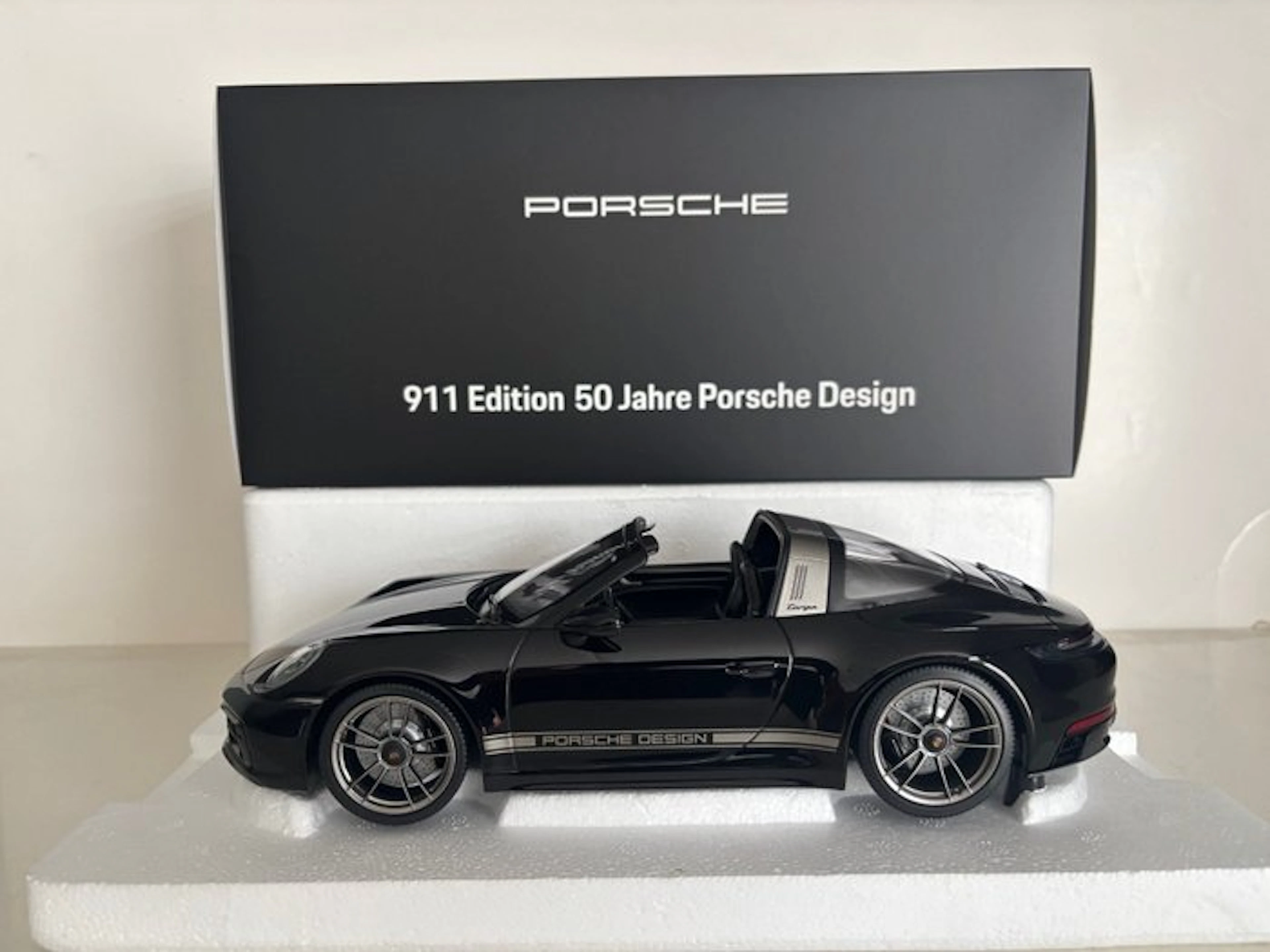 MiniChamps 1:18 - Model coupé - Porsche 911 (992) Targa 4...