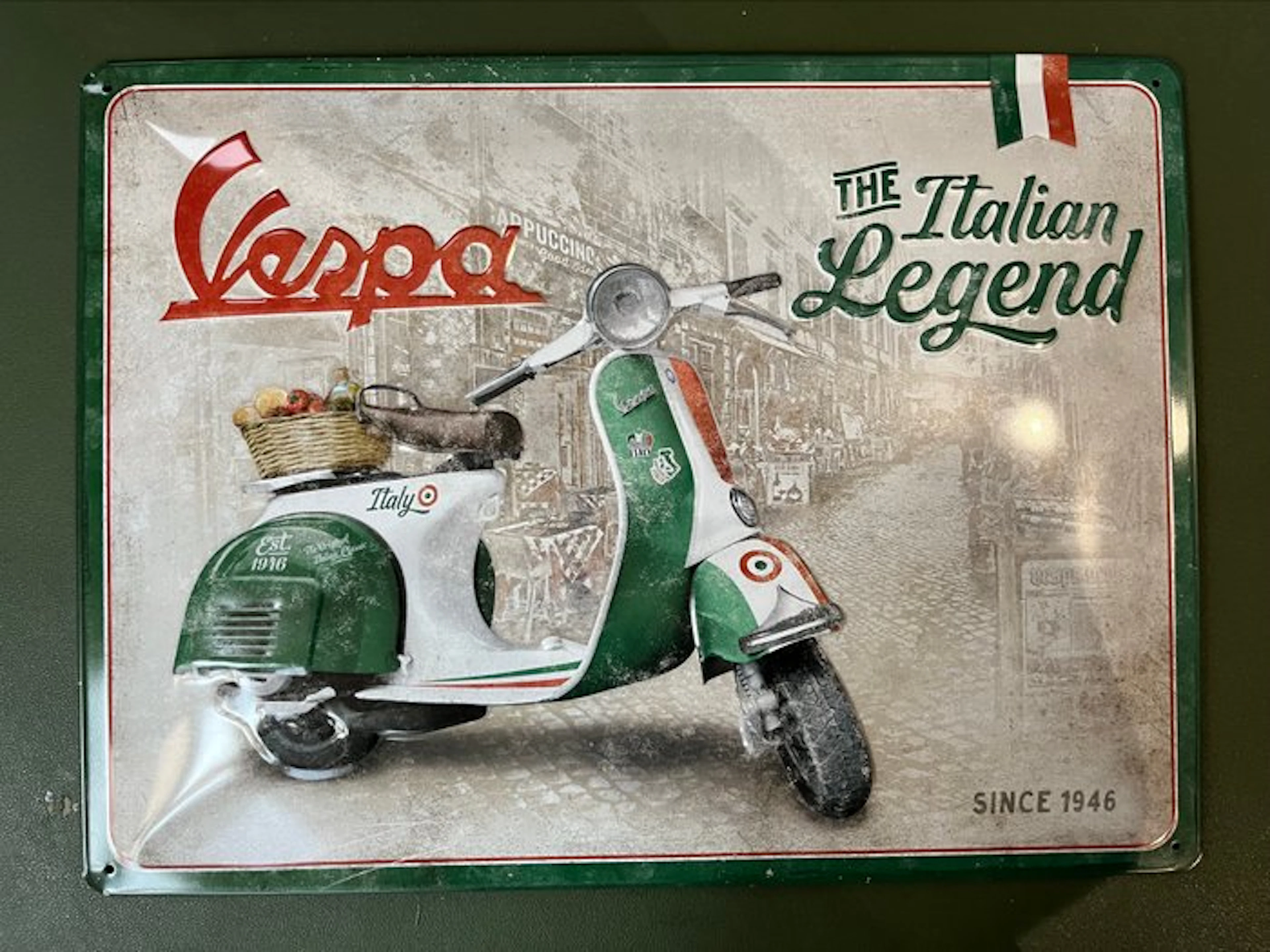Vespa, Piaggio - Vespa the Italian Legend metal sign - Sign - Metal