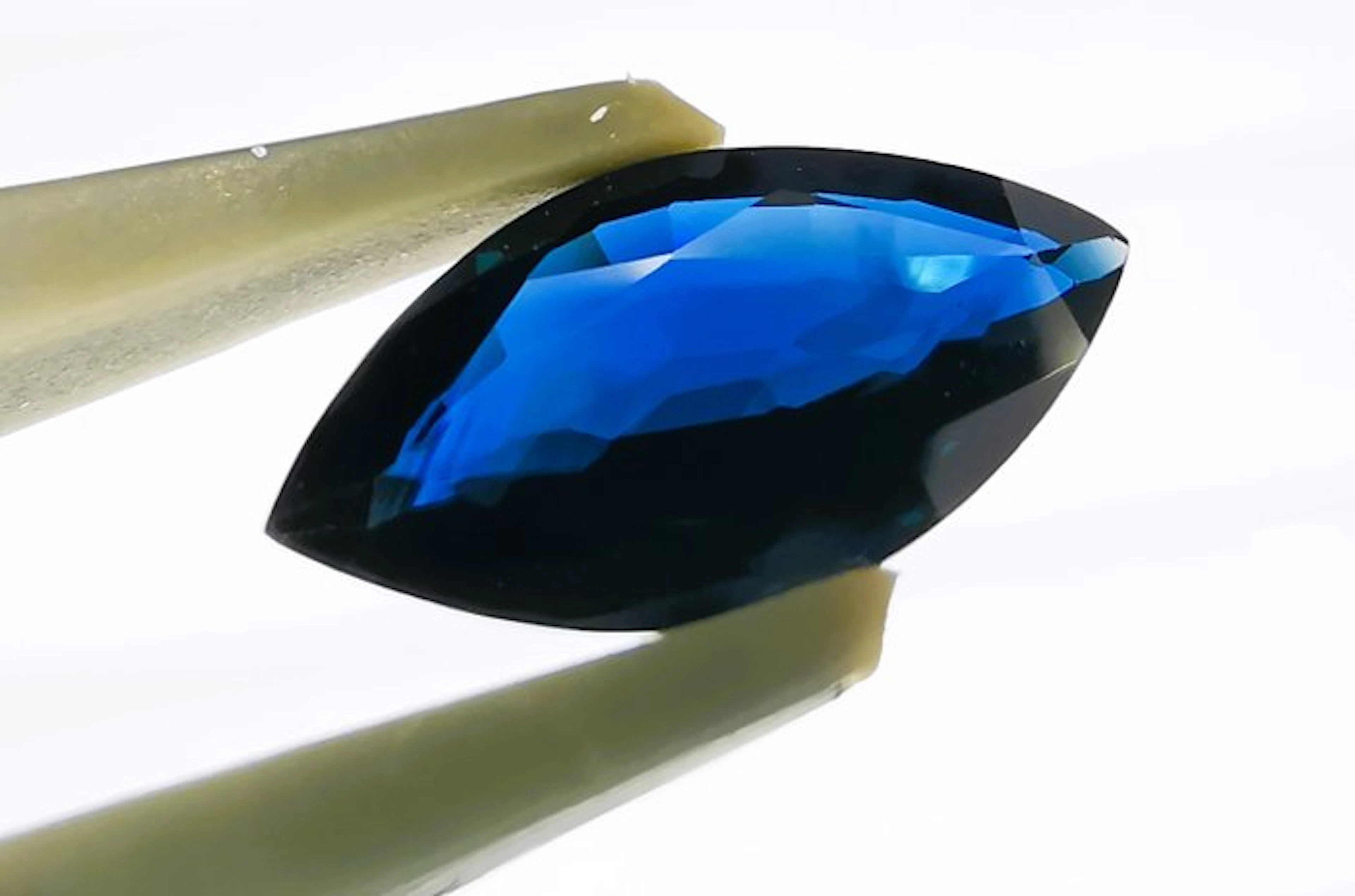 No reserve price - 1 pcs Blue Sapphire - 1.71 ct...