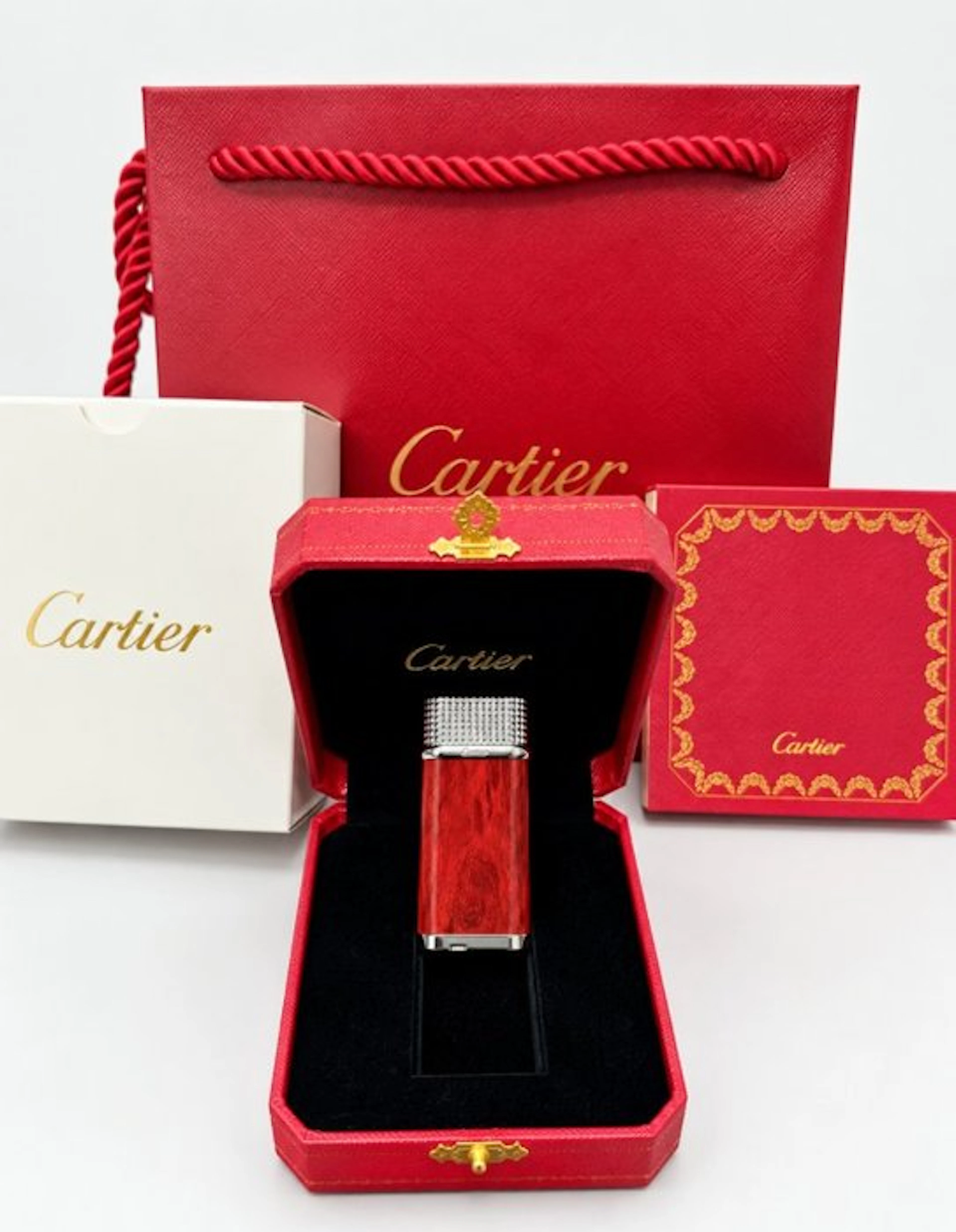 Cartier - Red Lacquer Lighter - No reserve price - Lighter - Wood