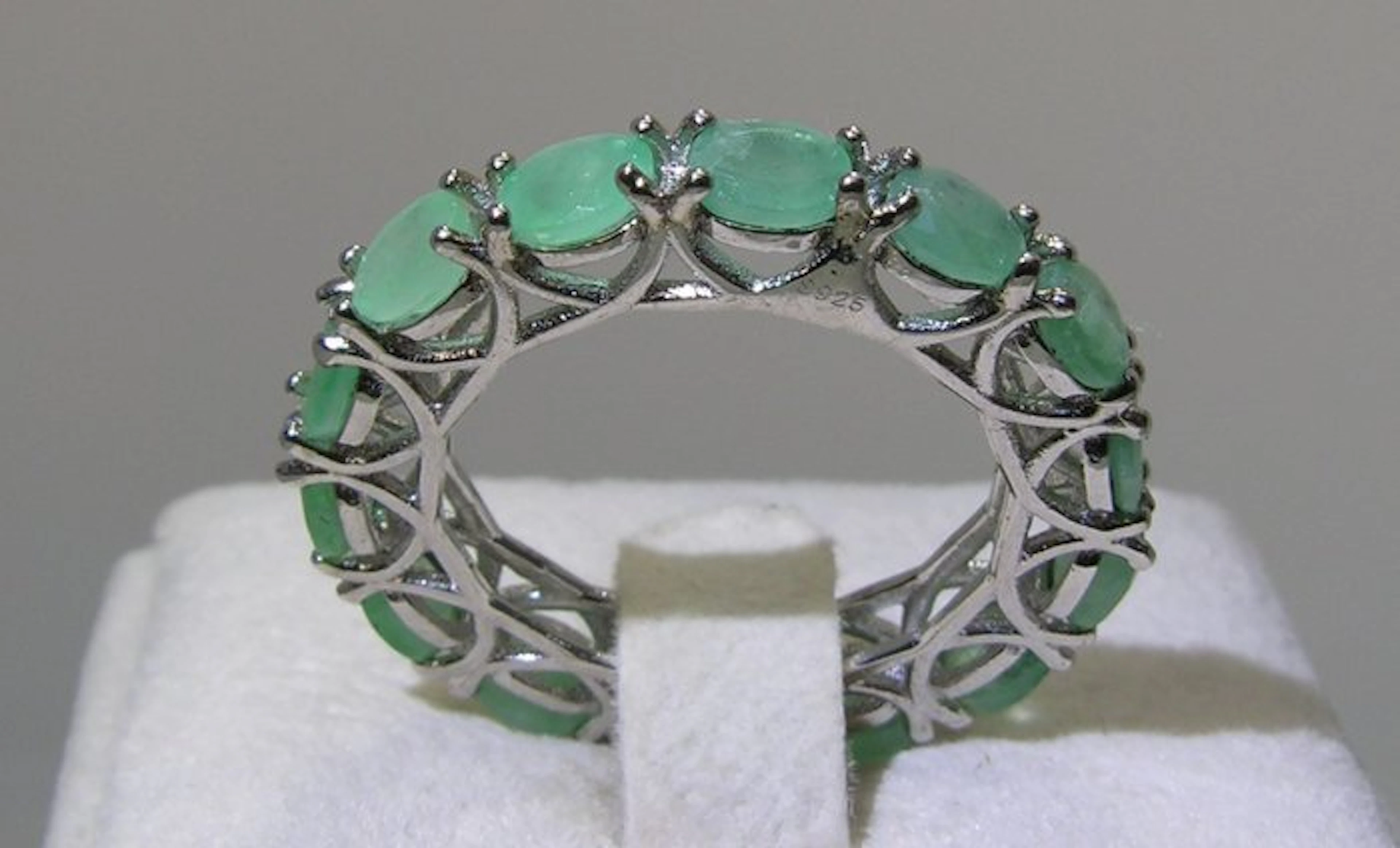 Emerald ring - Height: 29.4 mm - Width: 4.1 mm- 4.7 g - (1)