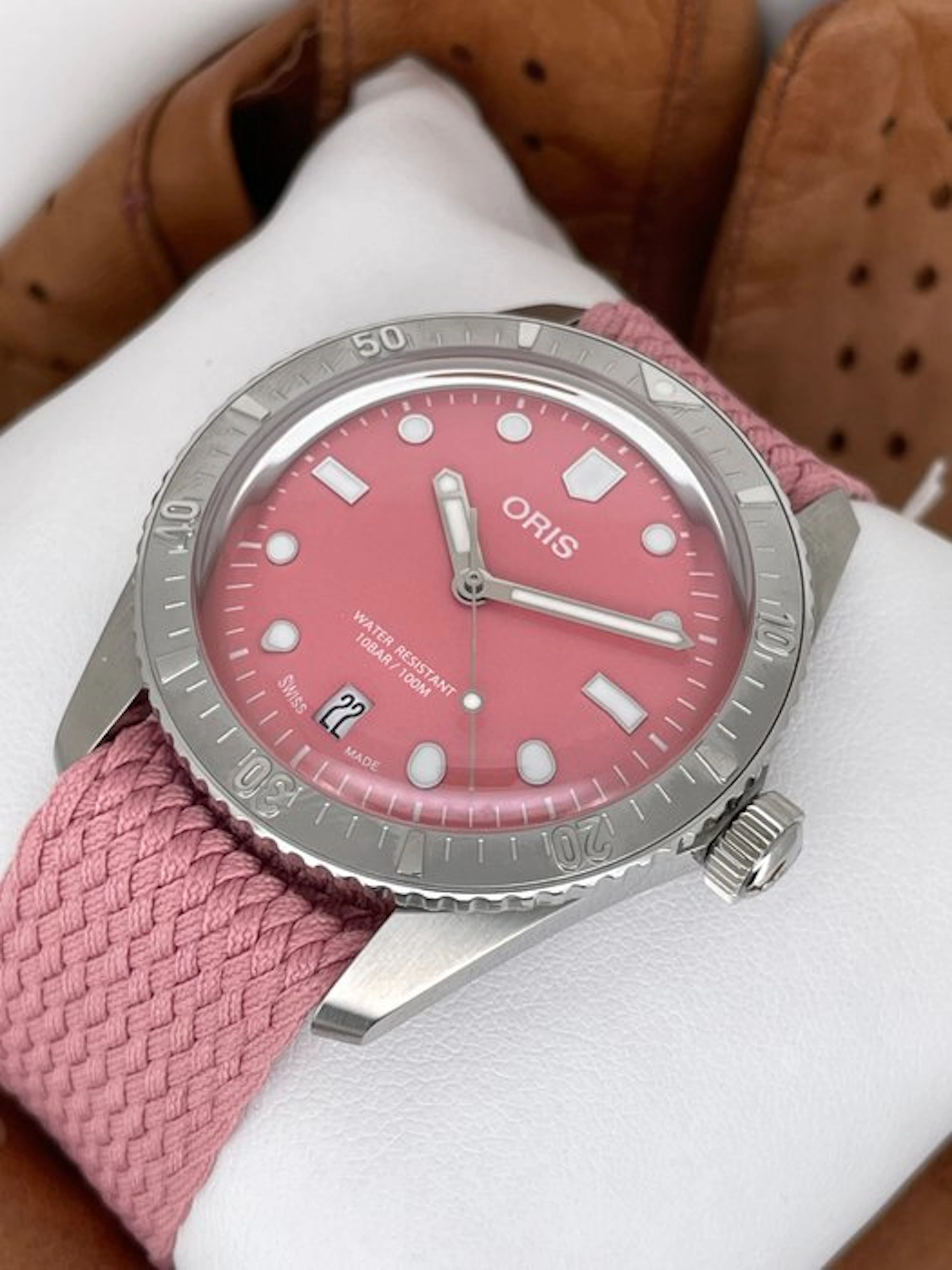 Oris - Divers Sixty Five Cotton Candy Automatic Pink - 01...