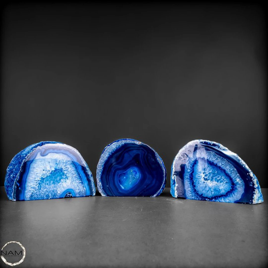 Ocean-blue Crystal Worlds – An Extraordinary Agate Trio...