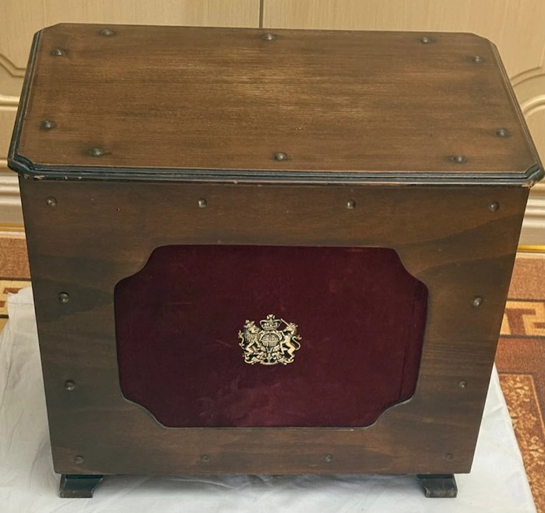 Wine rack - Wood, Velvet - British royal minibar