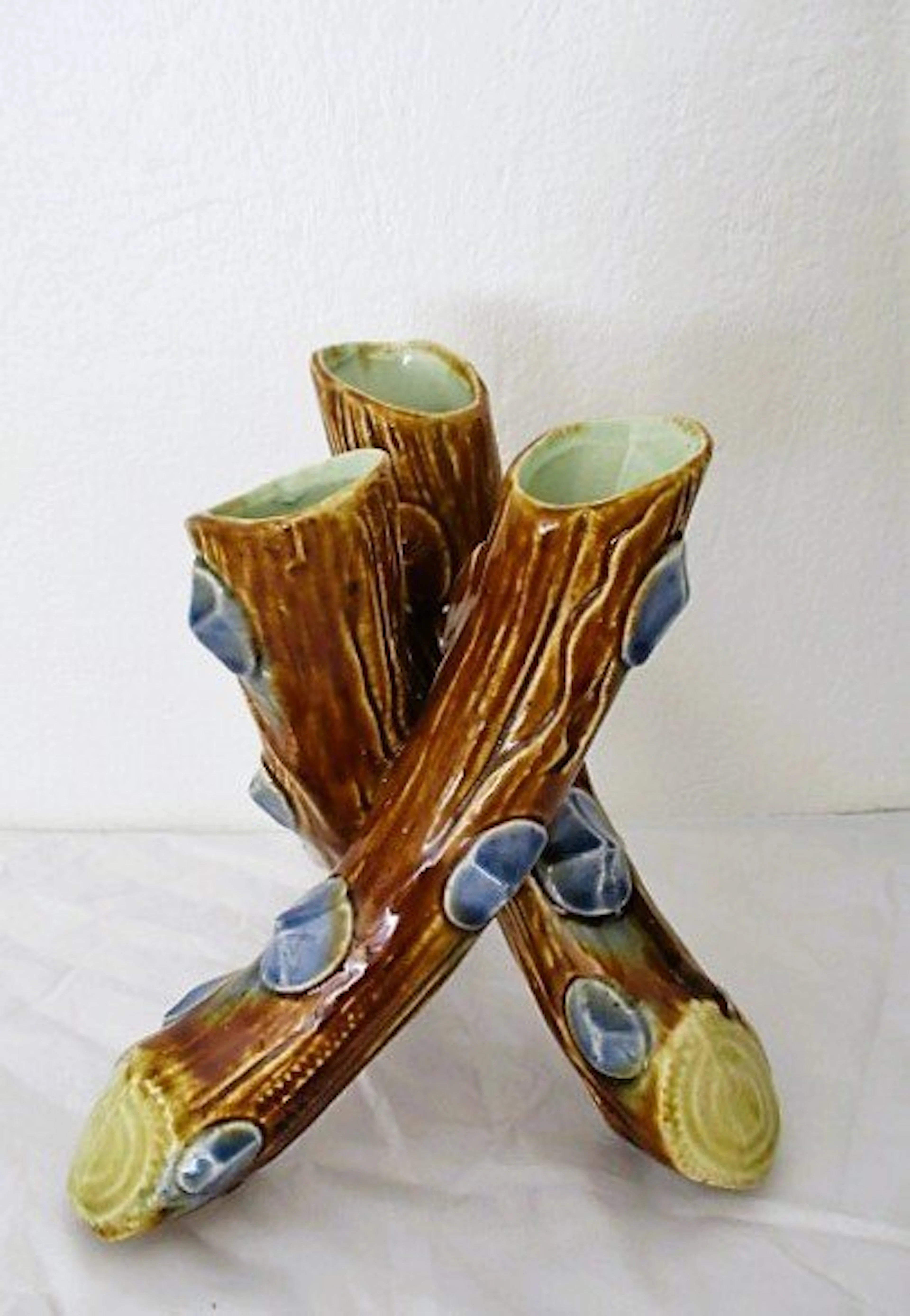Jardinière - glazed earthenware, barbotine - tripod vase