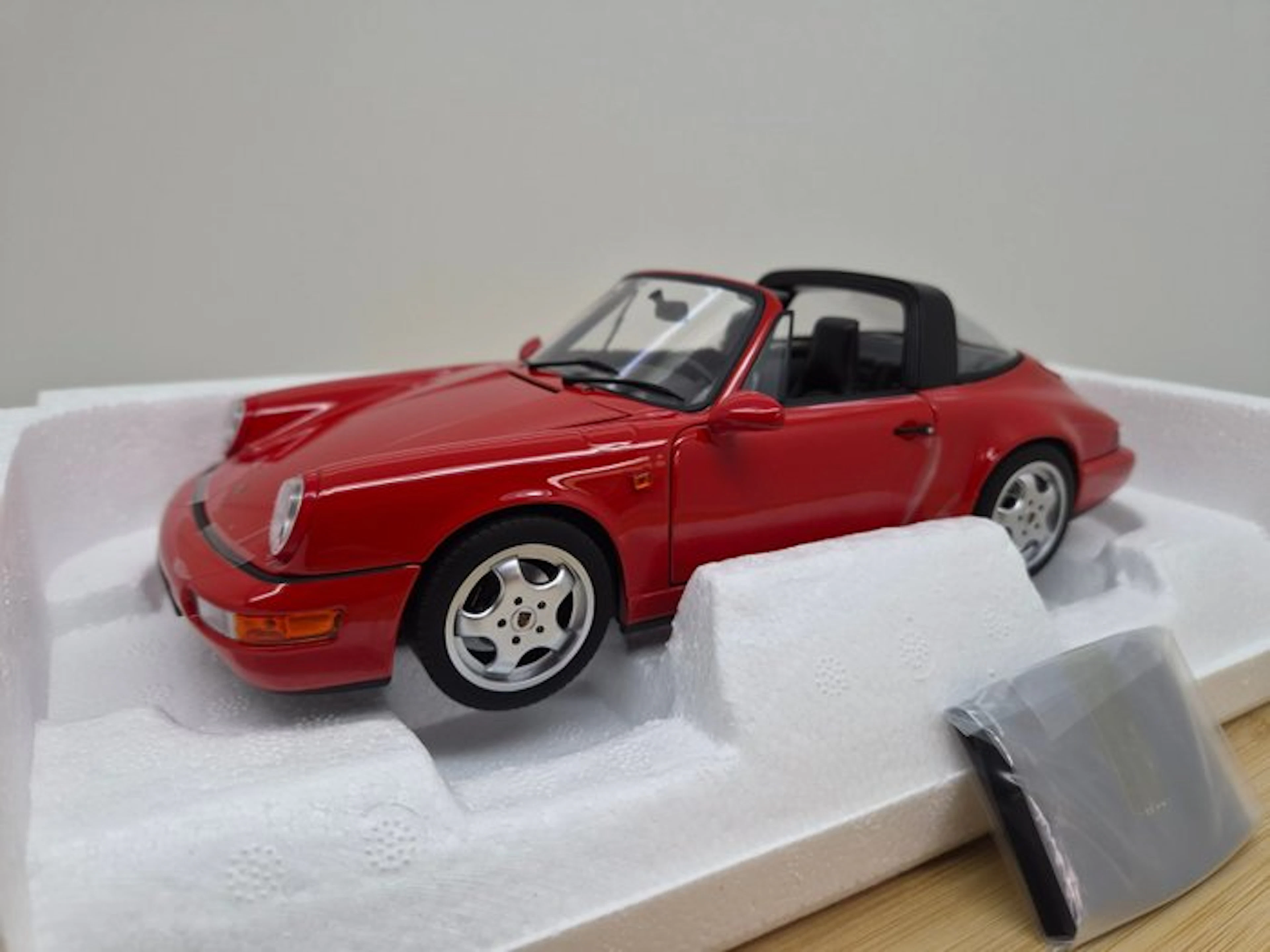 Norev 1:18 - Model car - Porsche 911 Carrera Targa - Limited edition 1,000 pcs