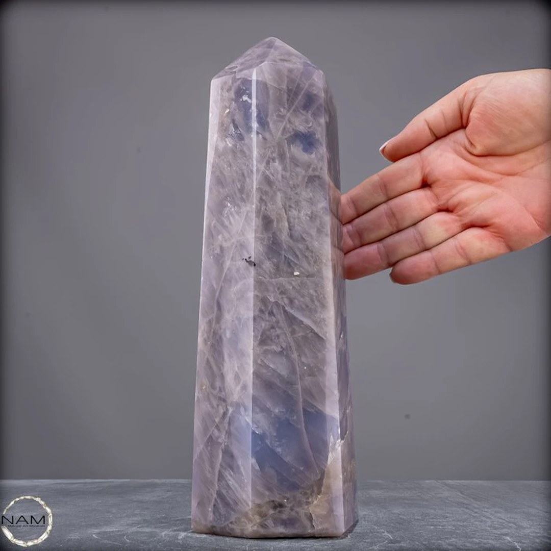 Breathtaking lavender-rose quartz obelisk – Delicate...