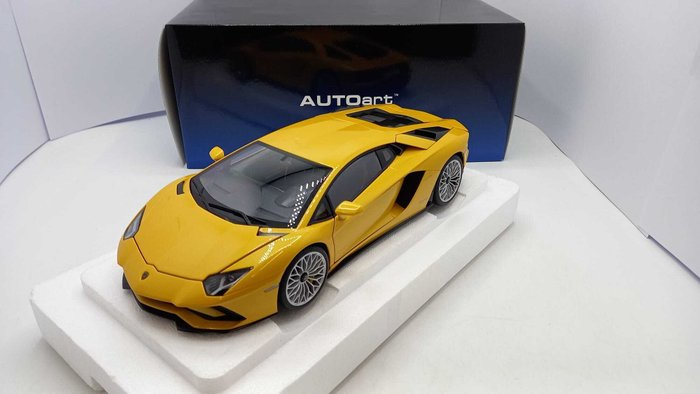 Autoart 1:18 - Coche a escala - Lamborghini Aventador S 2017 - (cod.E11
