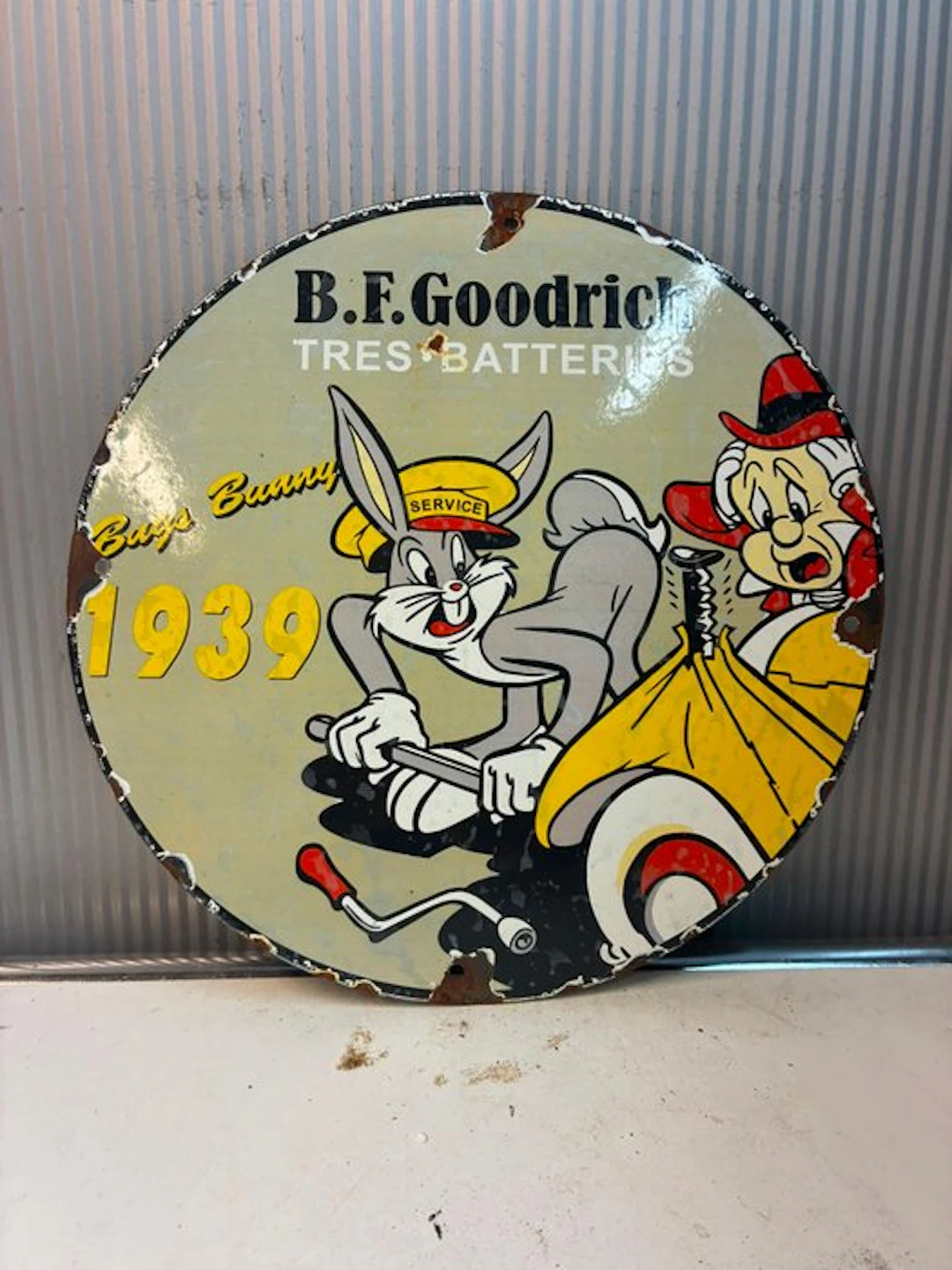 B.F. Goodrich – Bugs Bunny – Tires & Batteries – Rond...